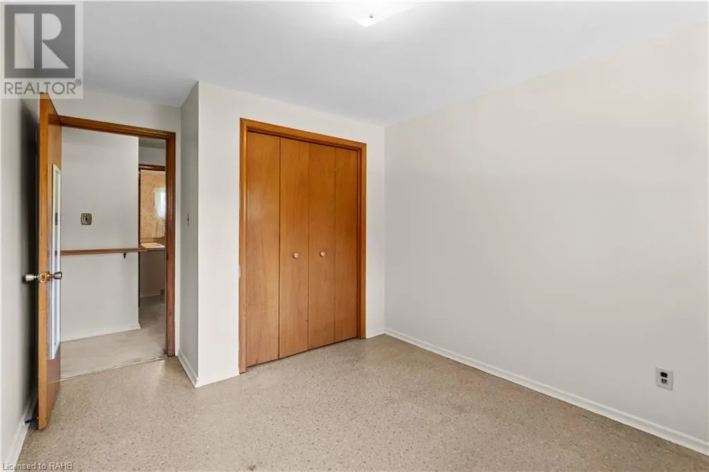 1352 CENTRE Road