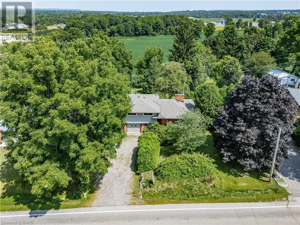 1352 CENTRE Road