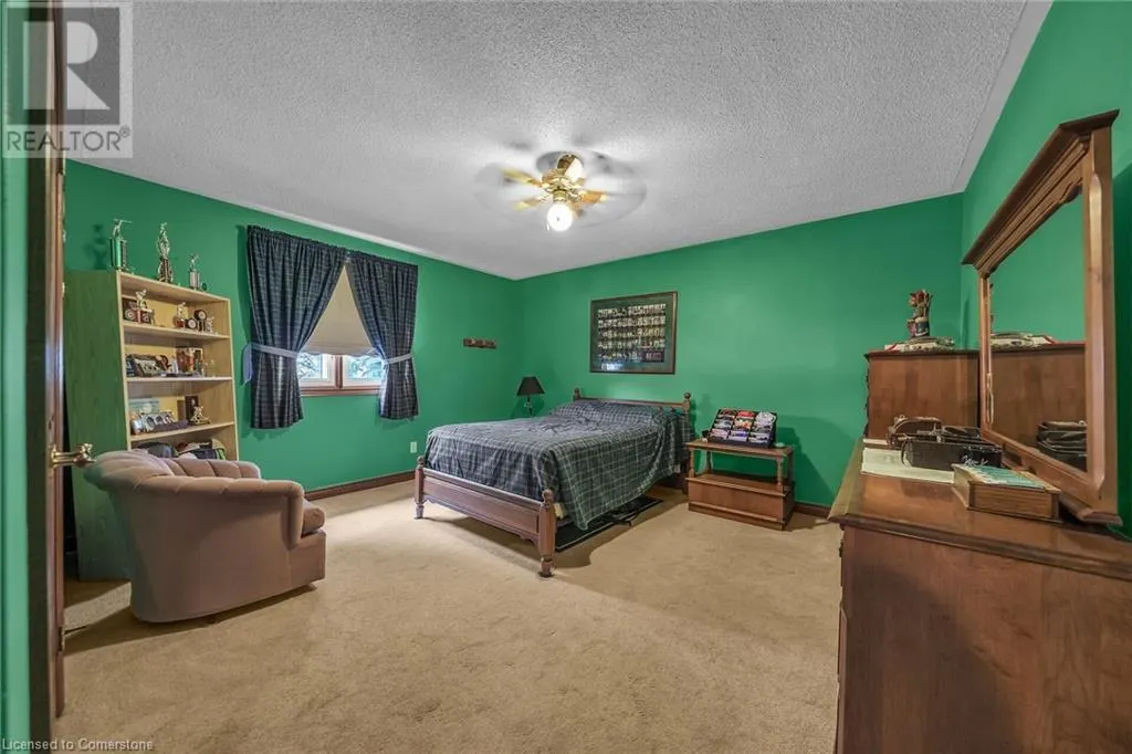 3 SHORELINE Crescent