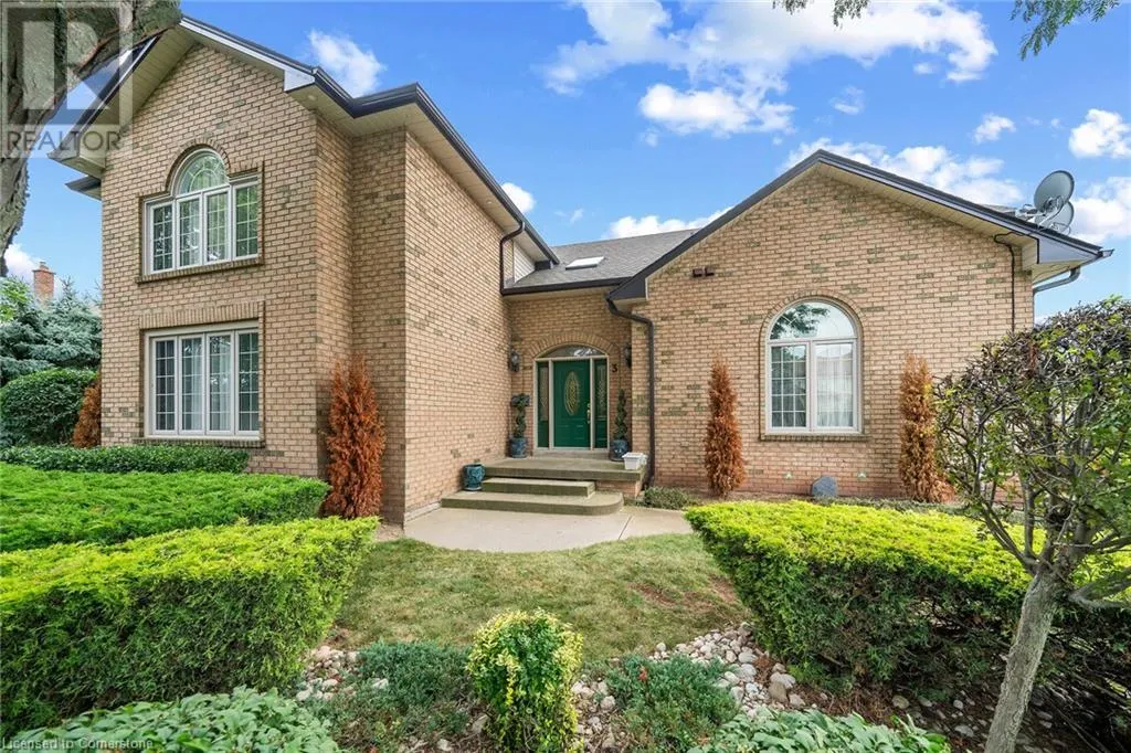 3 SHORELINE Crescent