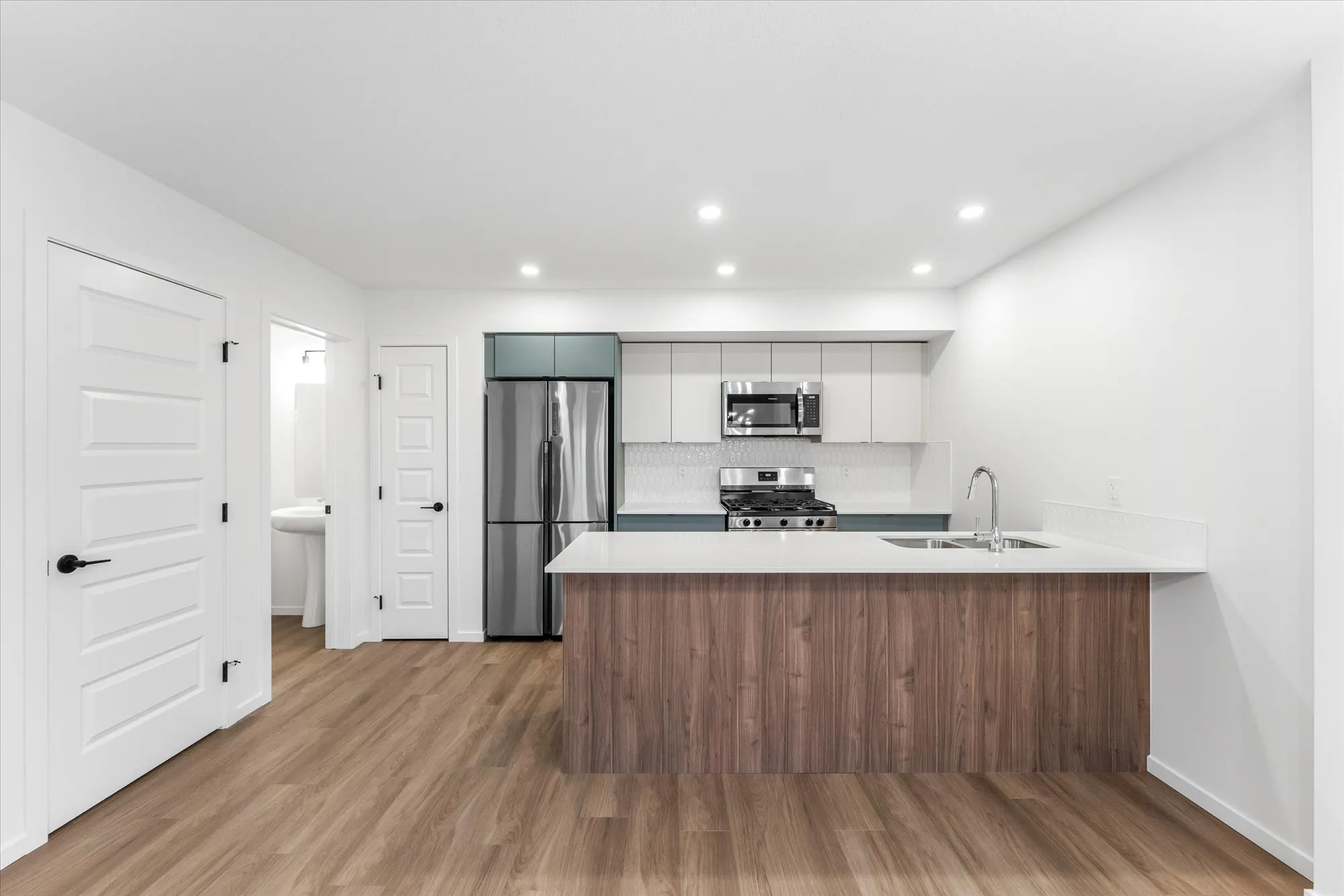 81 Street NW