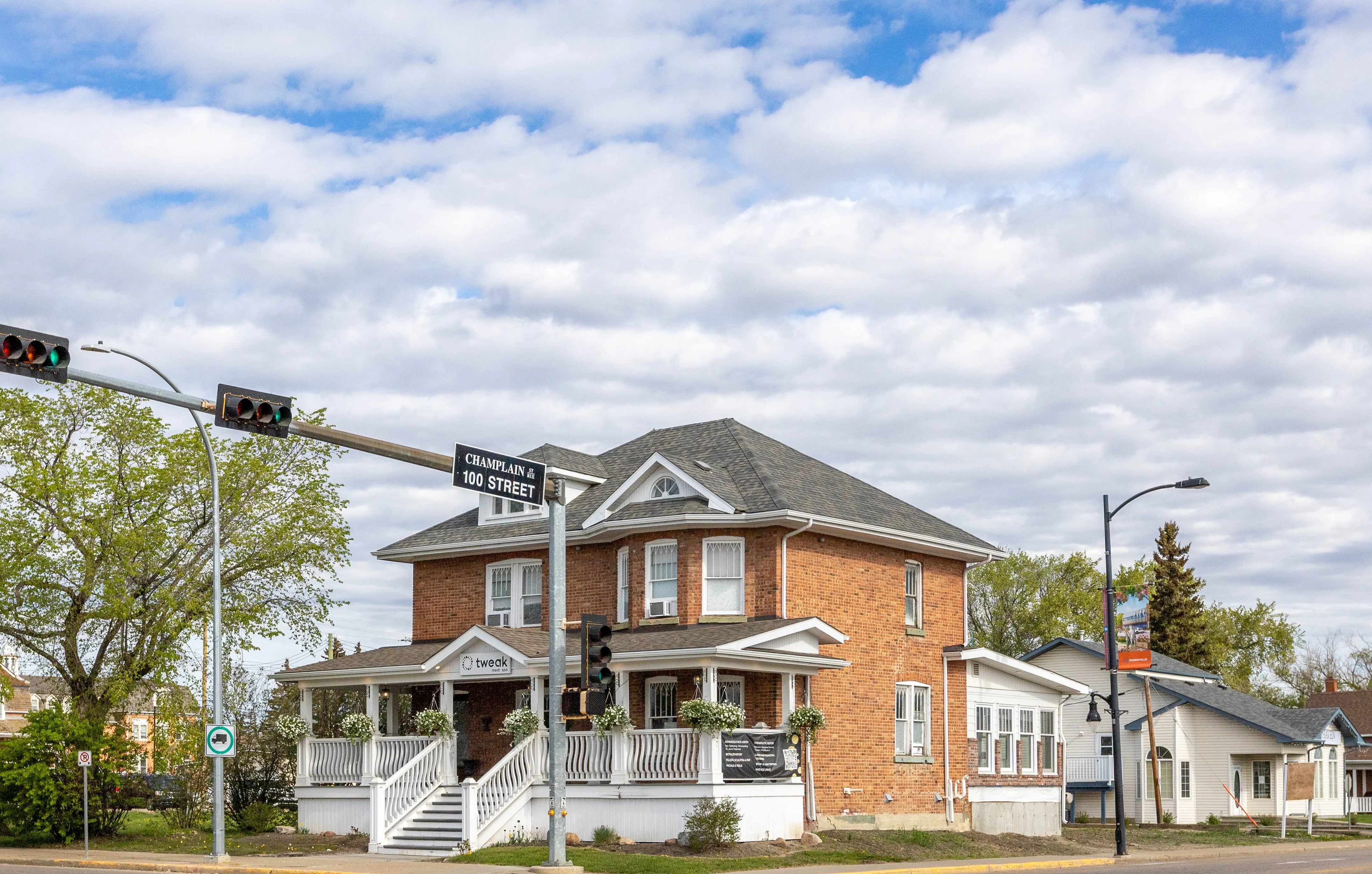 100 Avenue