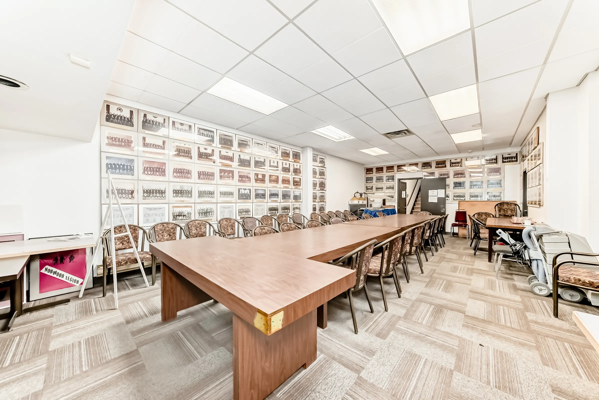 82 St NW