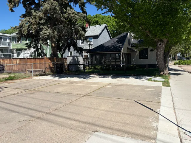 108 St NW