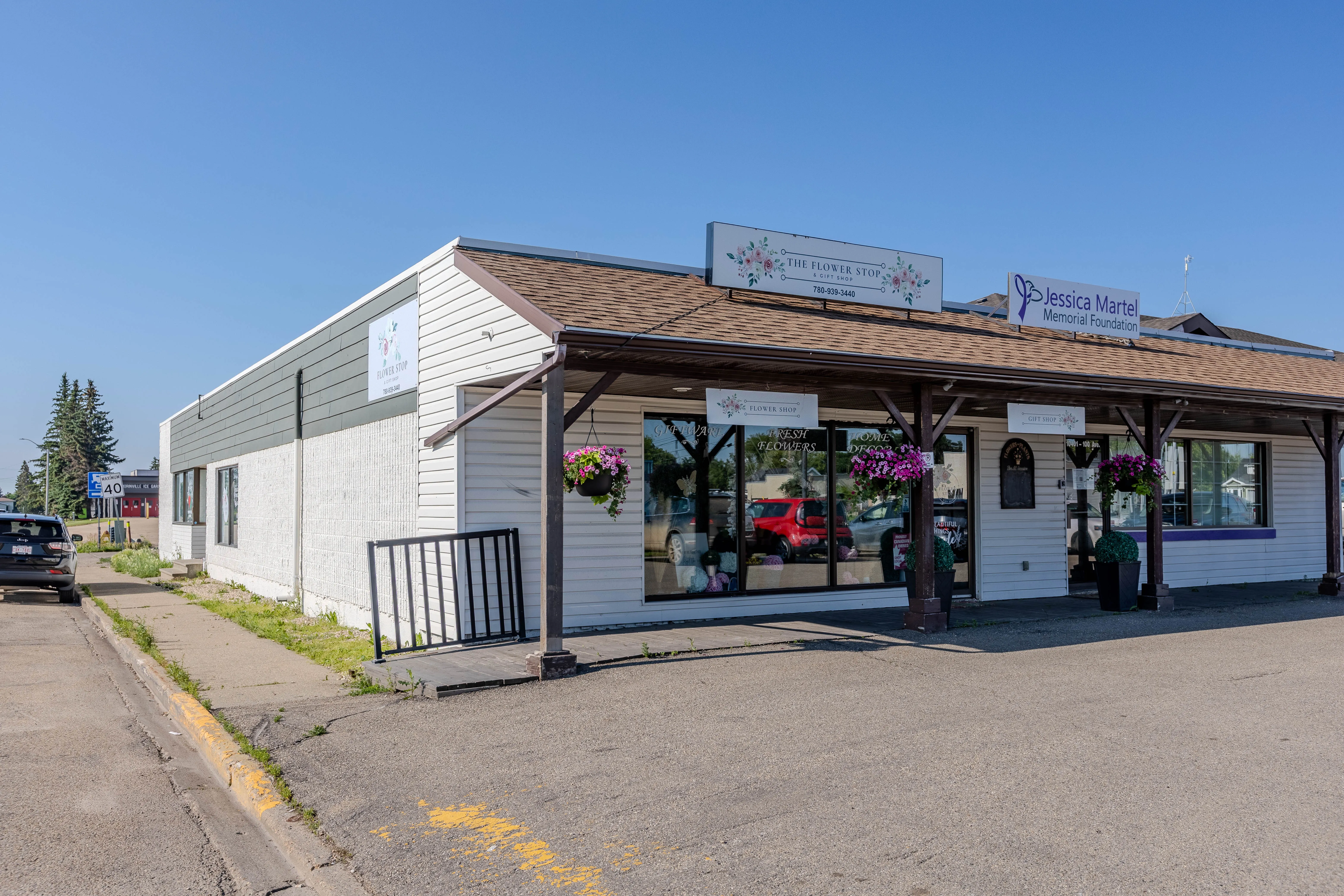 104 St