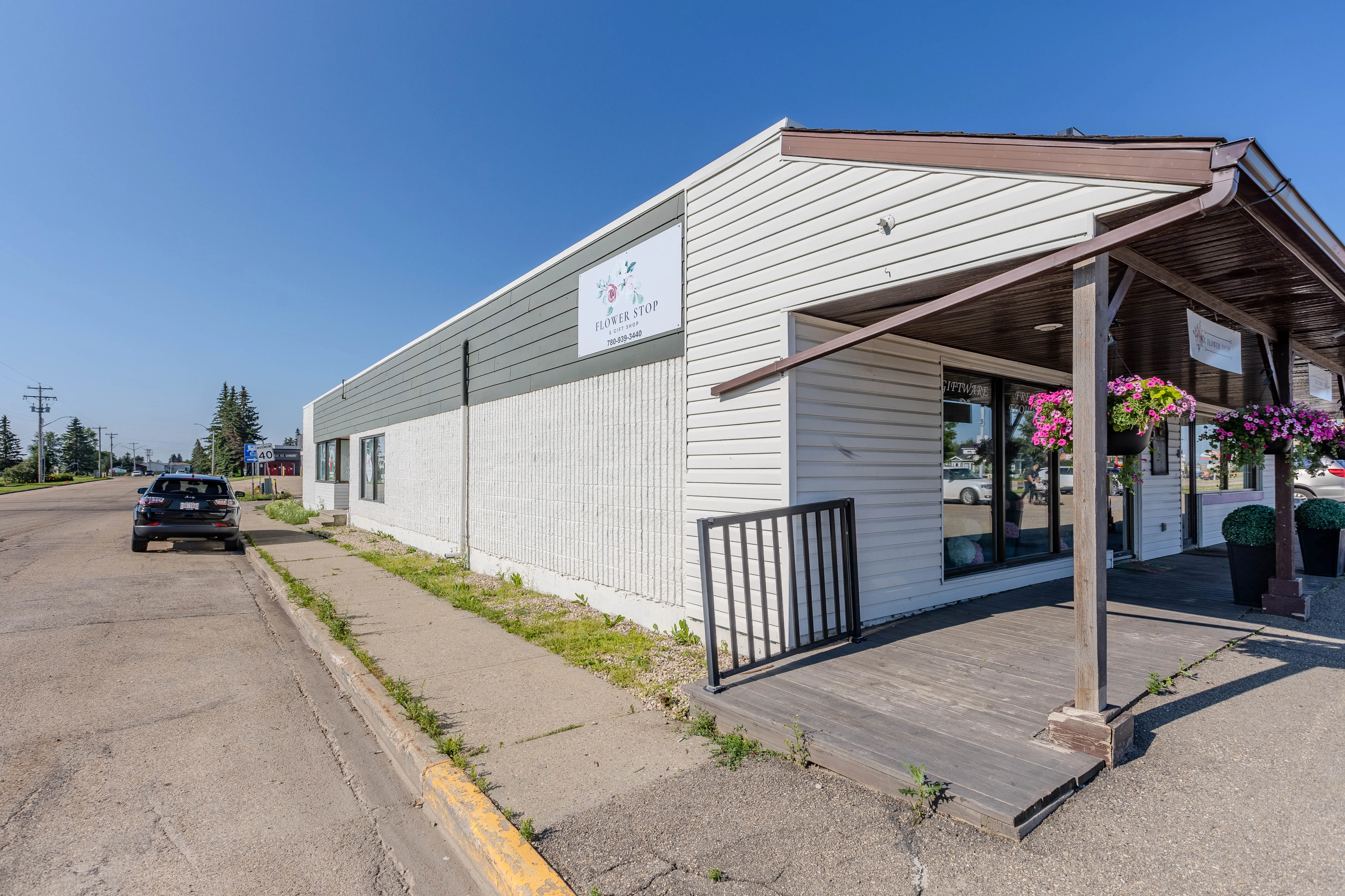 104 St