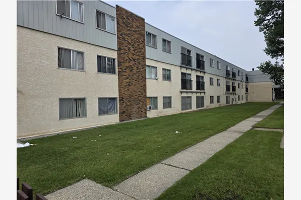 101 St NW