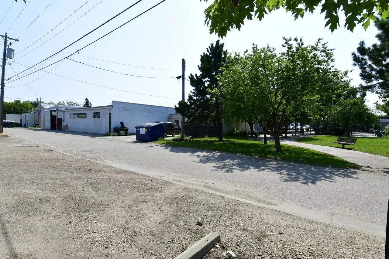 Athabasca Ave.