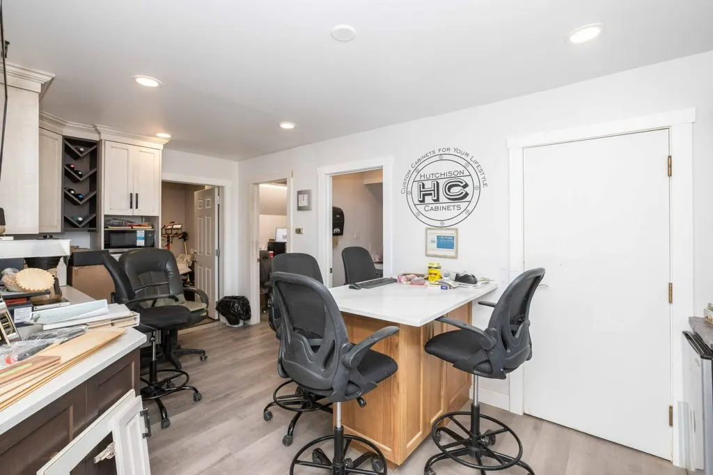 109 St