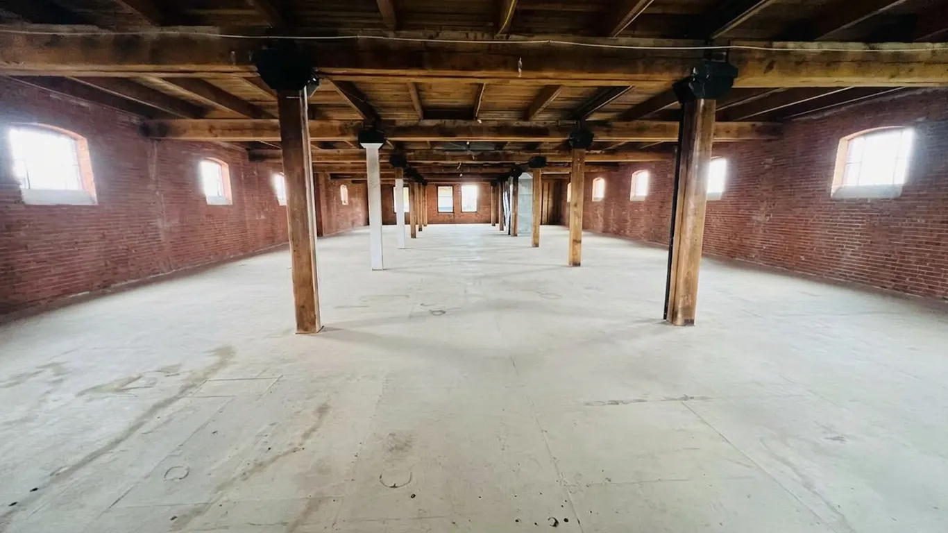 47 St