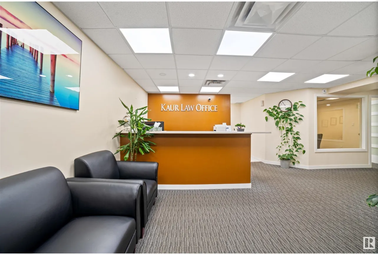 35 Ave NW