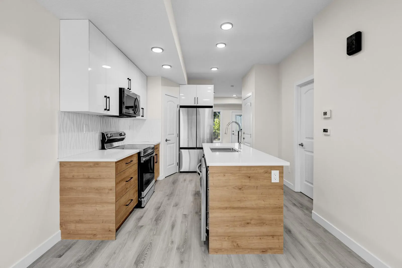 90 St NW
