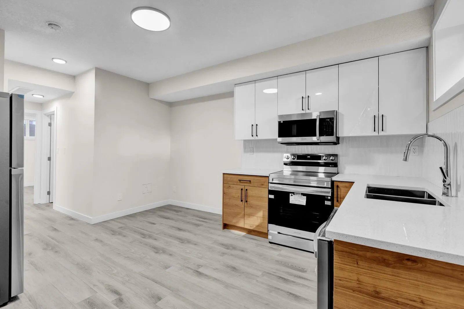 90 St NW