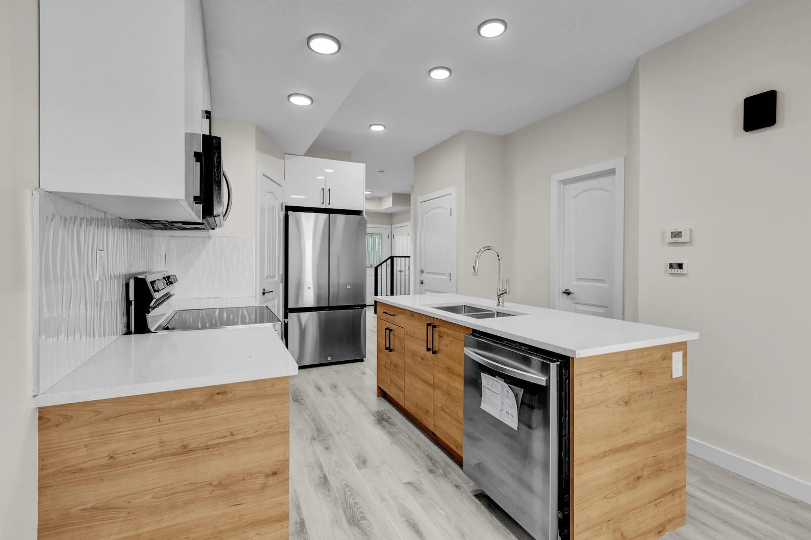 90 St NW