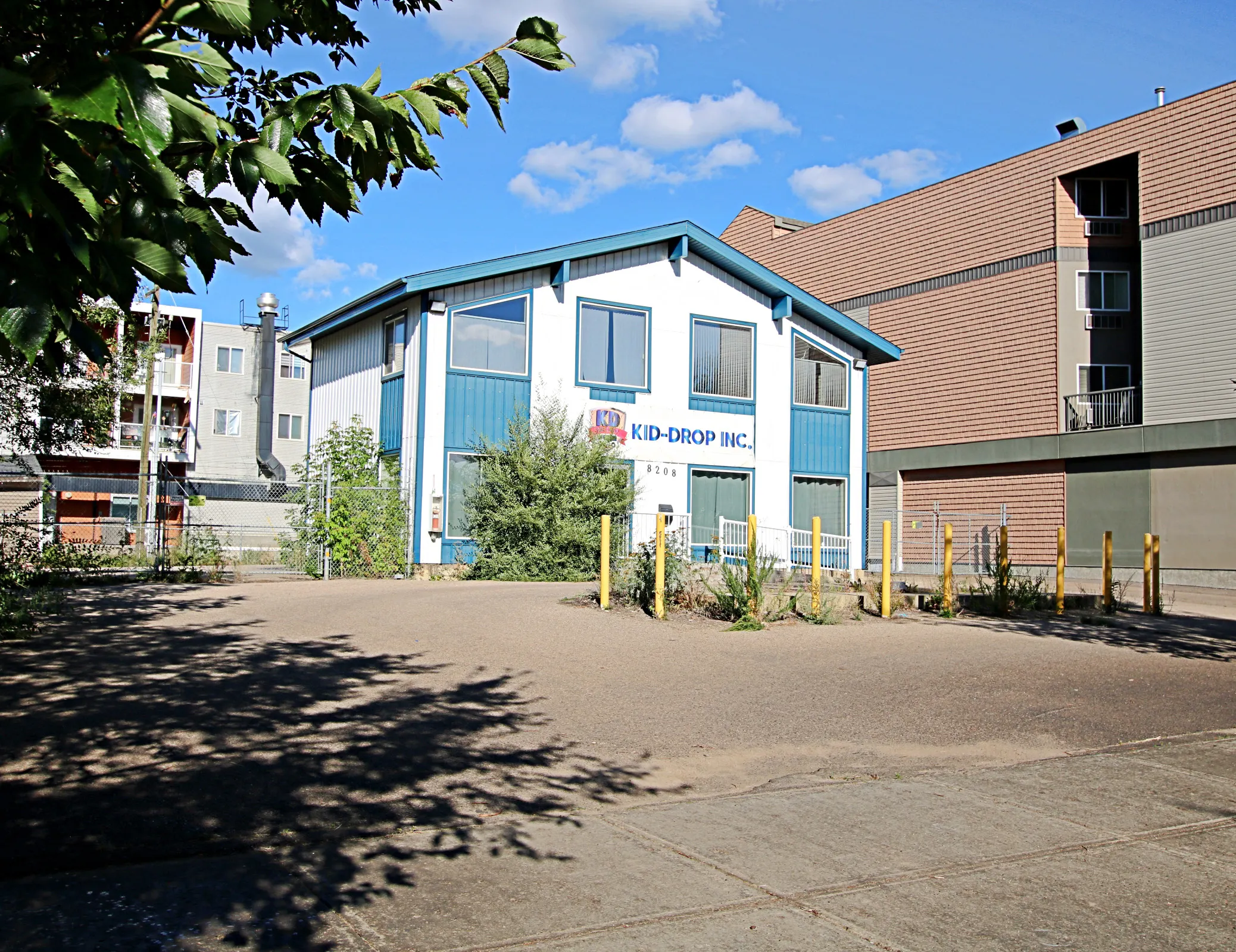 Manning Ave