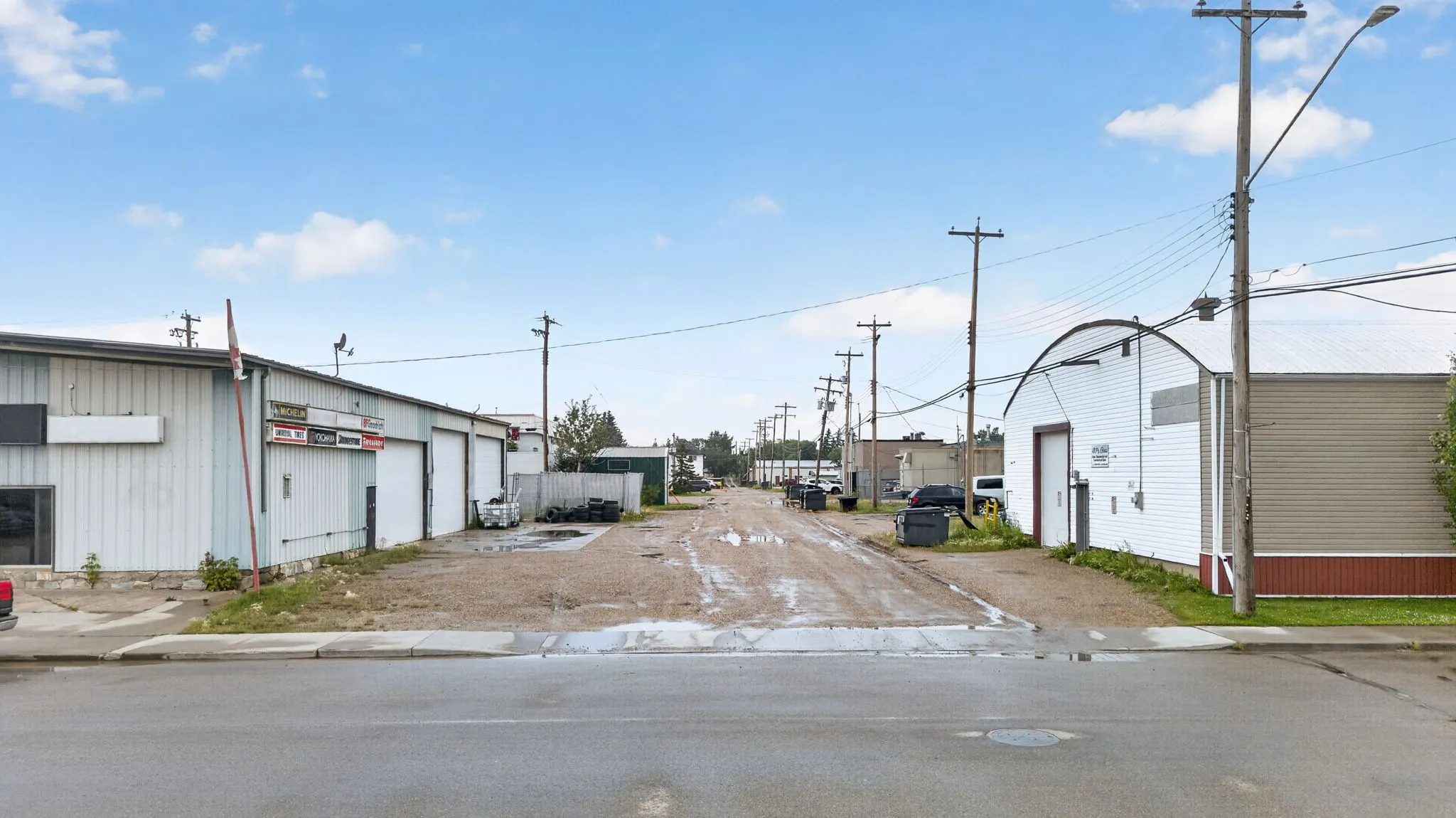 52 Ave