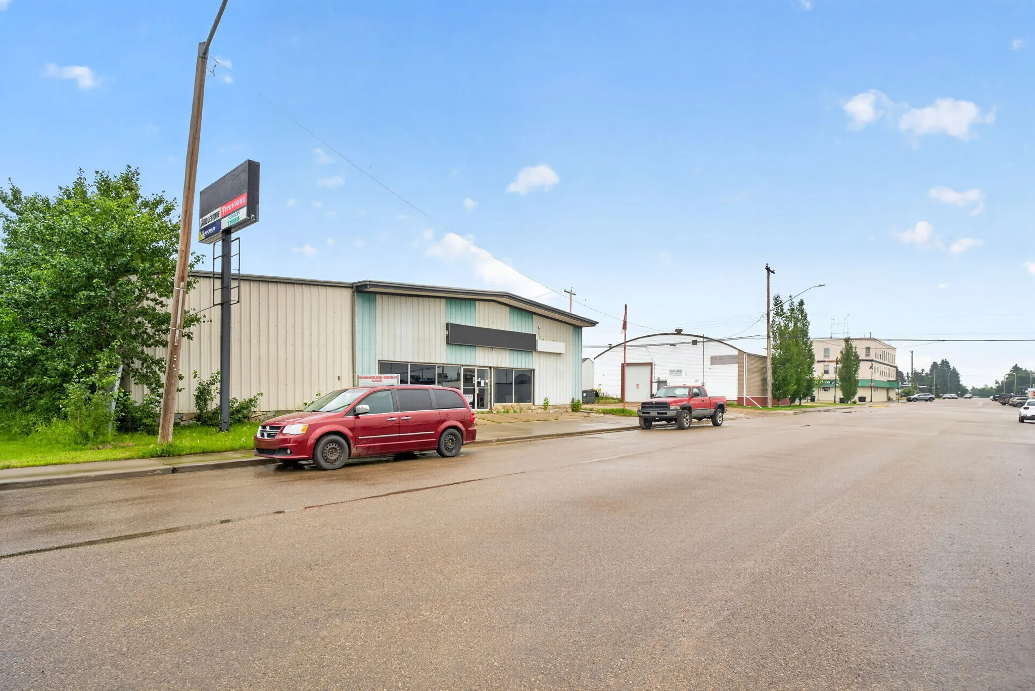 52 Ave