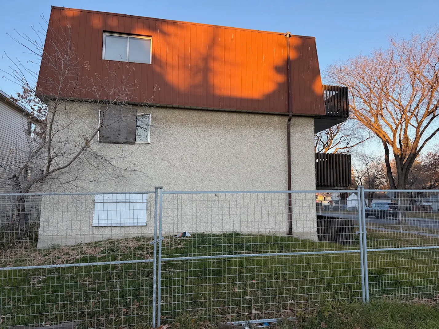 121 Avenue