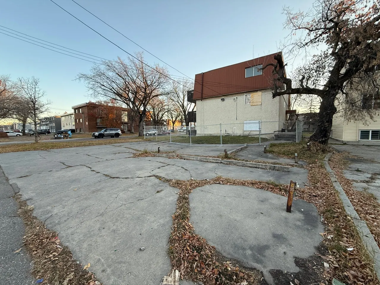 121 Avenue