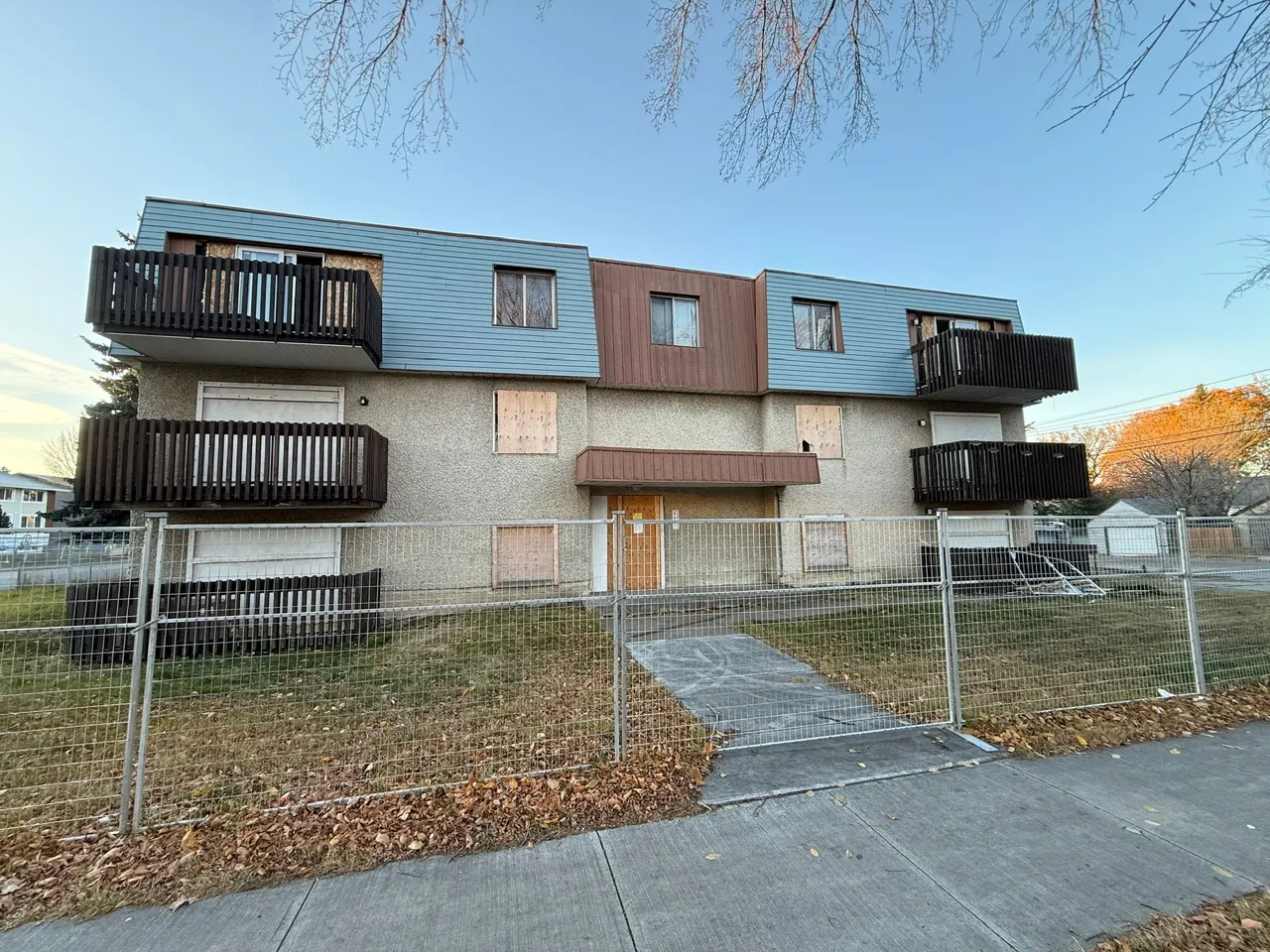 121 Avenue