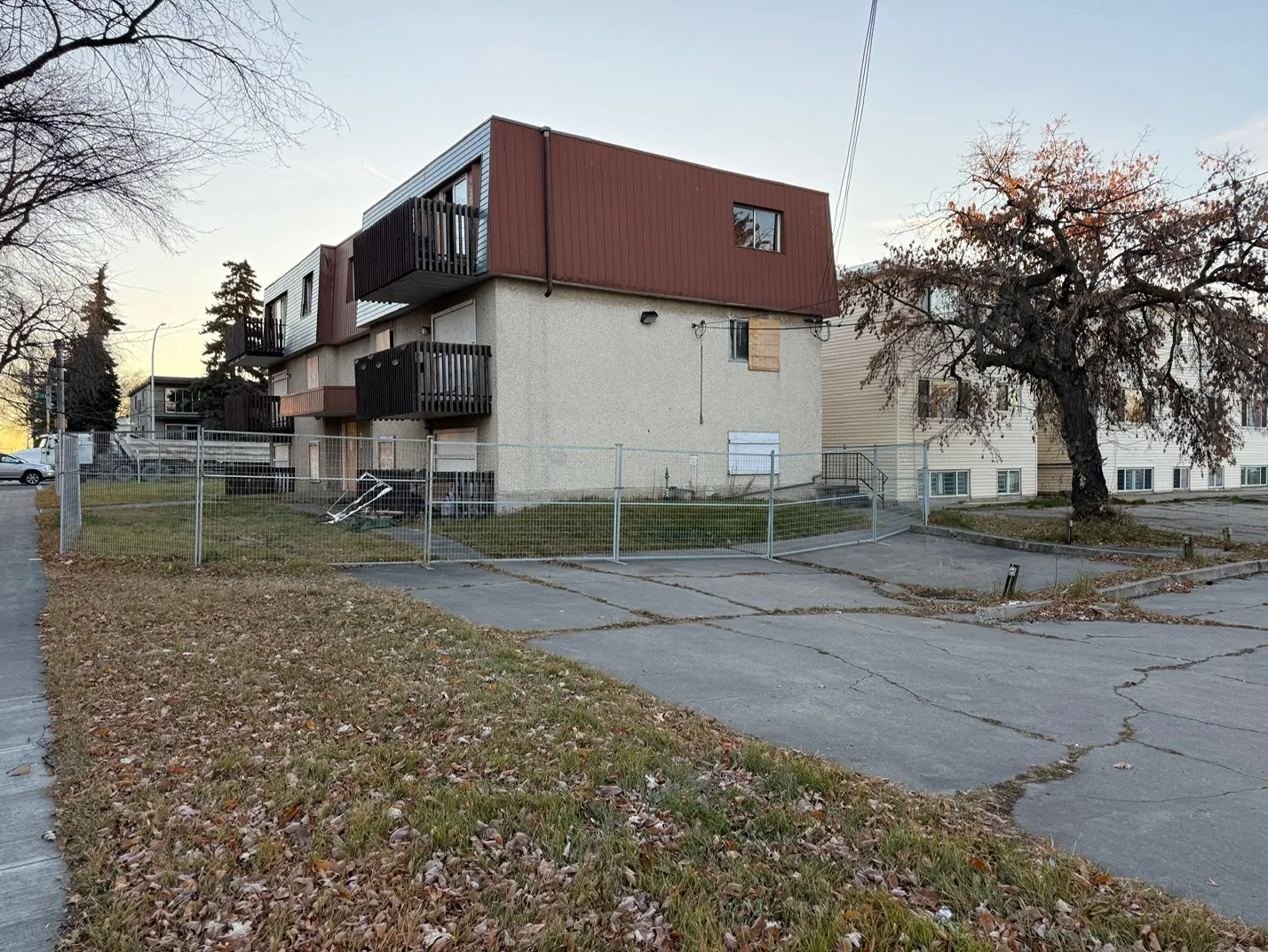 121 Avenue