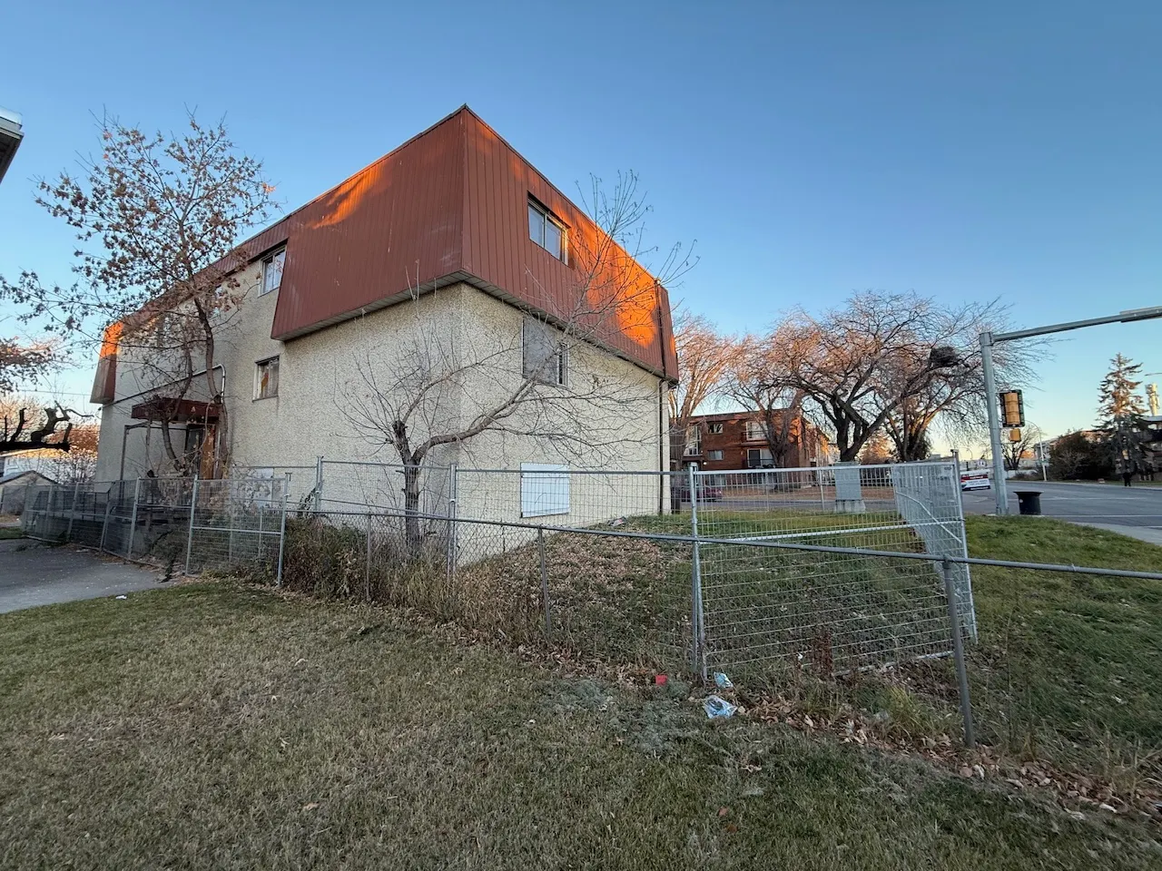 121 Avenue