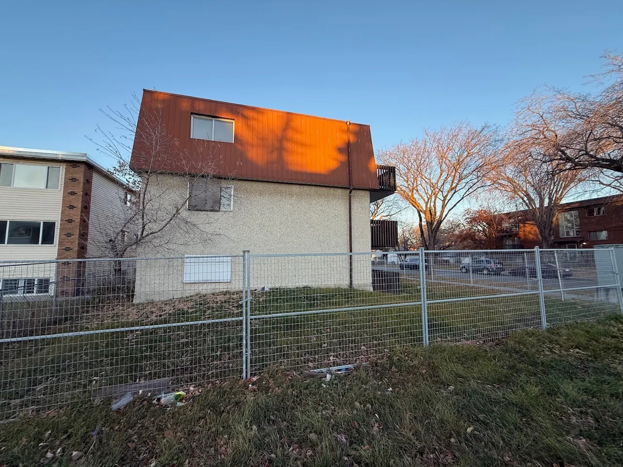 121 Avenue