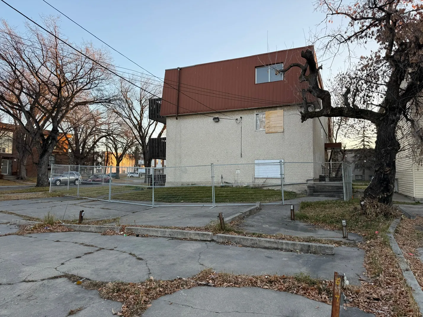 121 Avenue