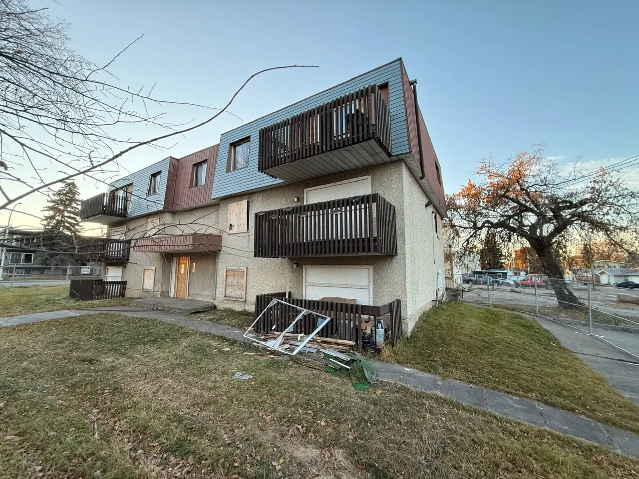 121 Avenue