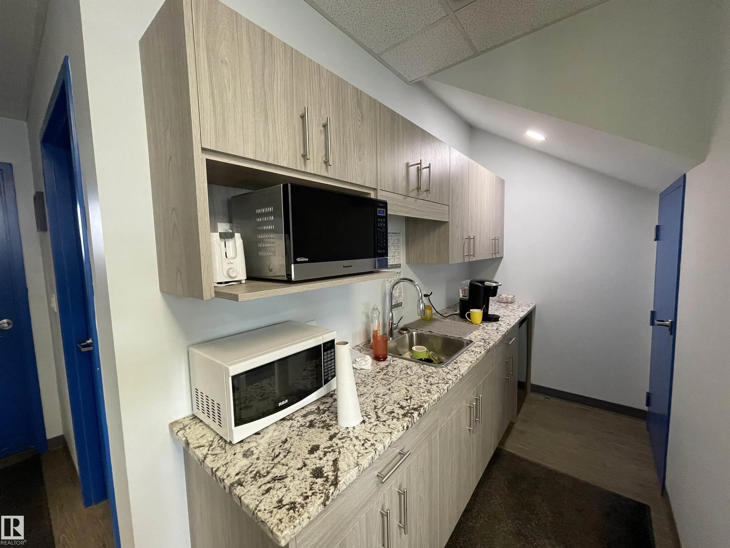 280 Portage Close