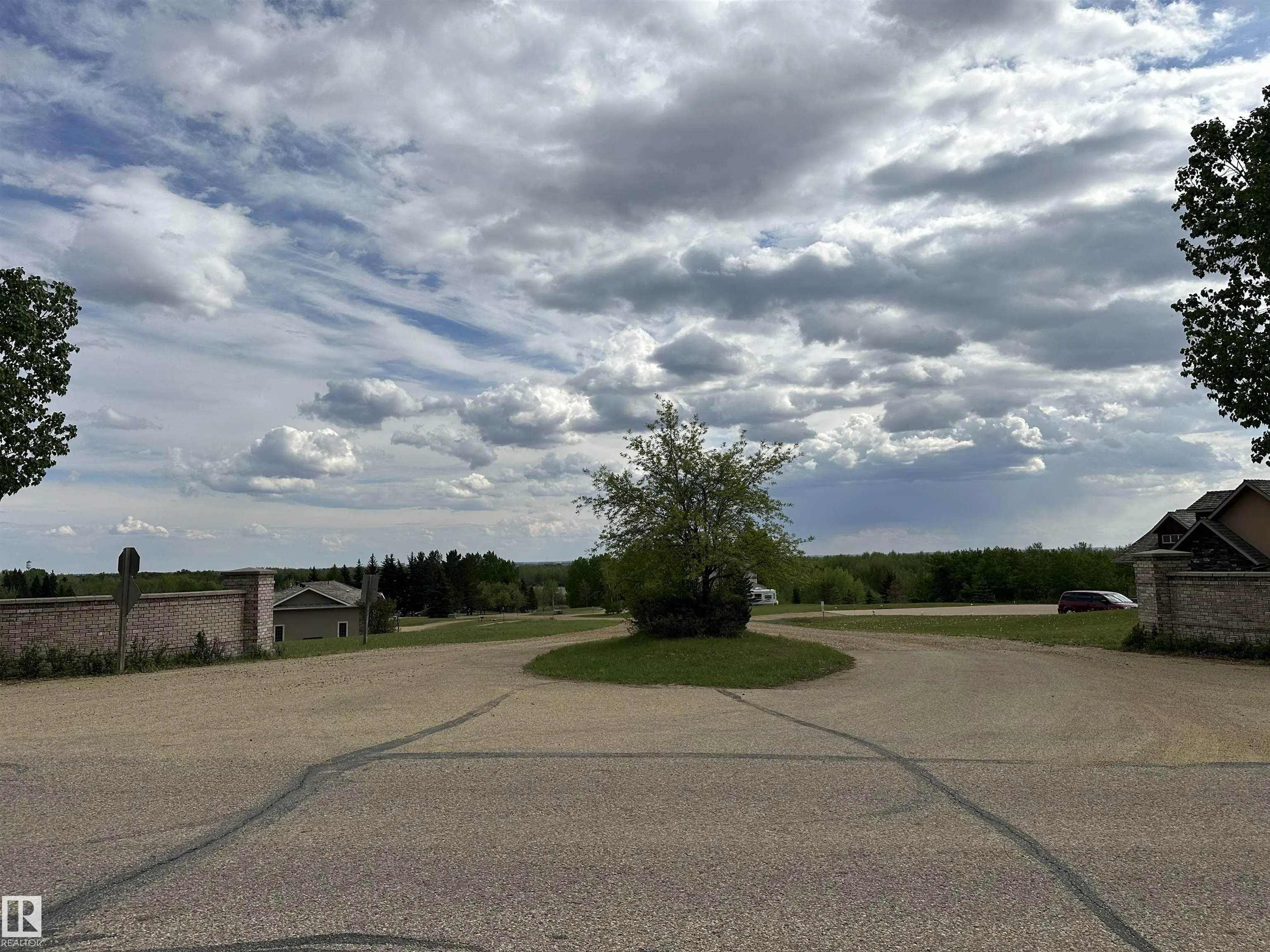 1 Country Club Estates