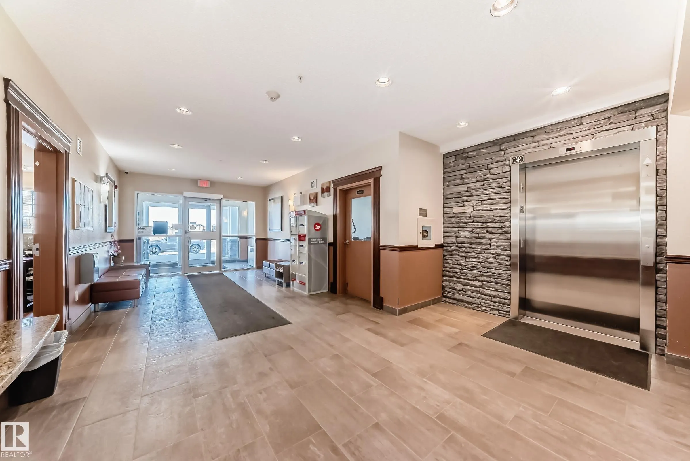 4 AUGUSTINE Crescent