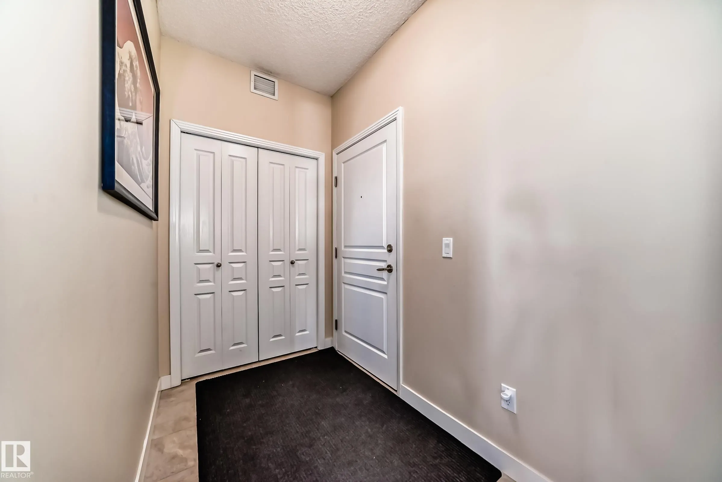 4 AUGUSTINE Crescent