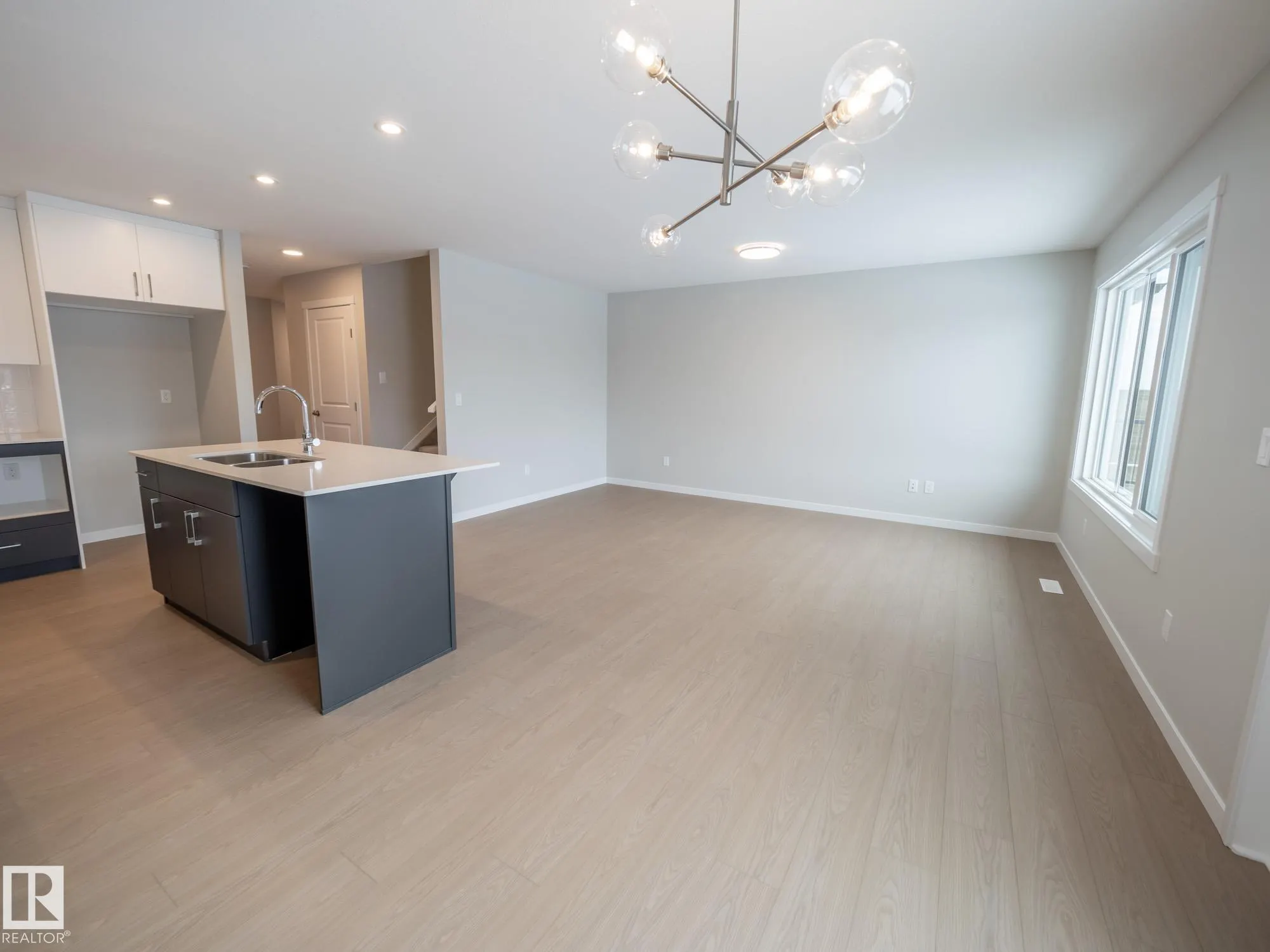 91 ROSEWOOD Way