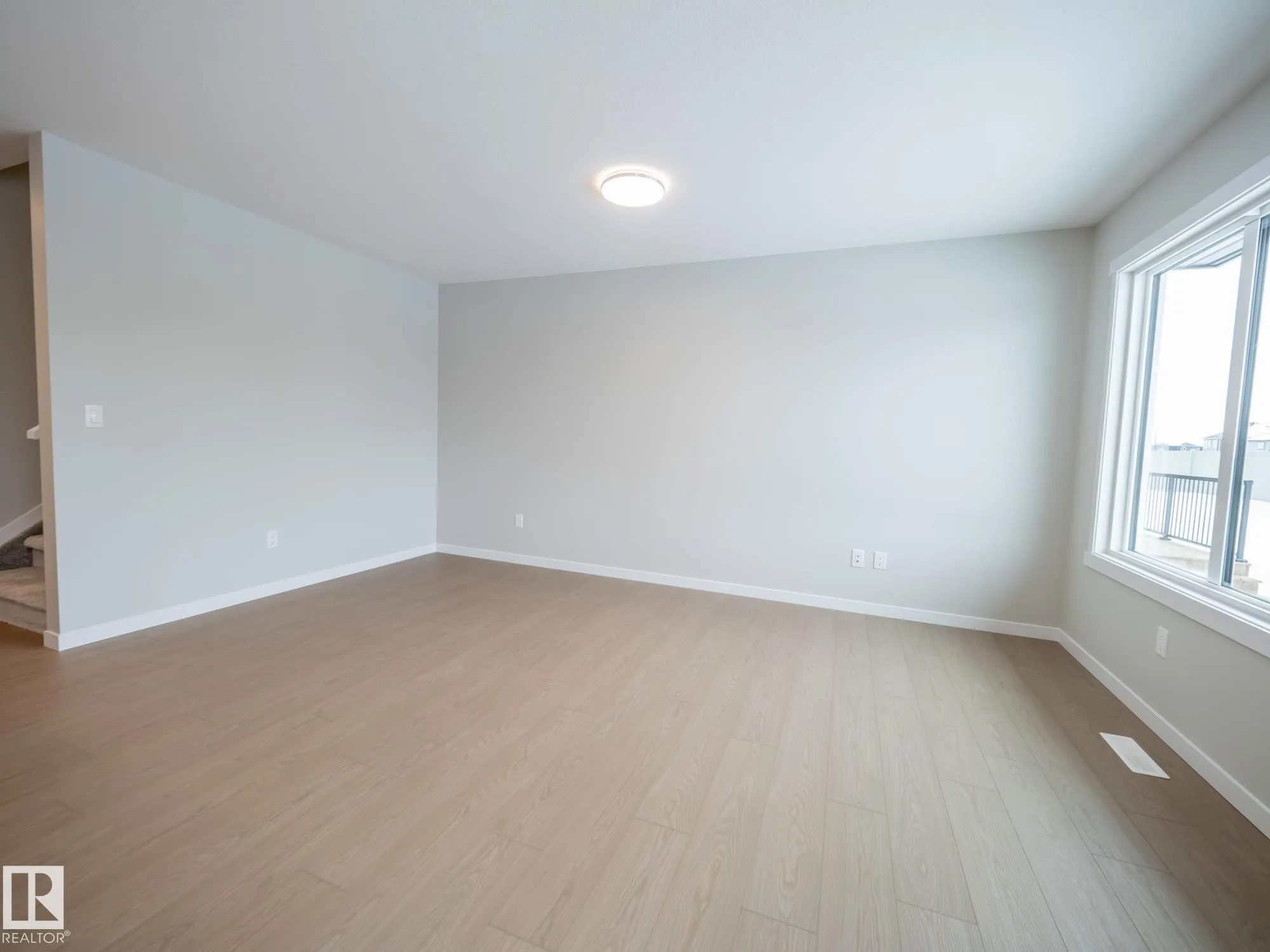 91 ROSEWOOD Way