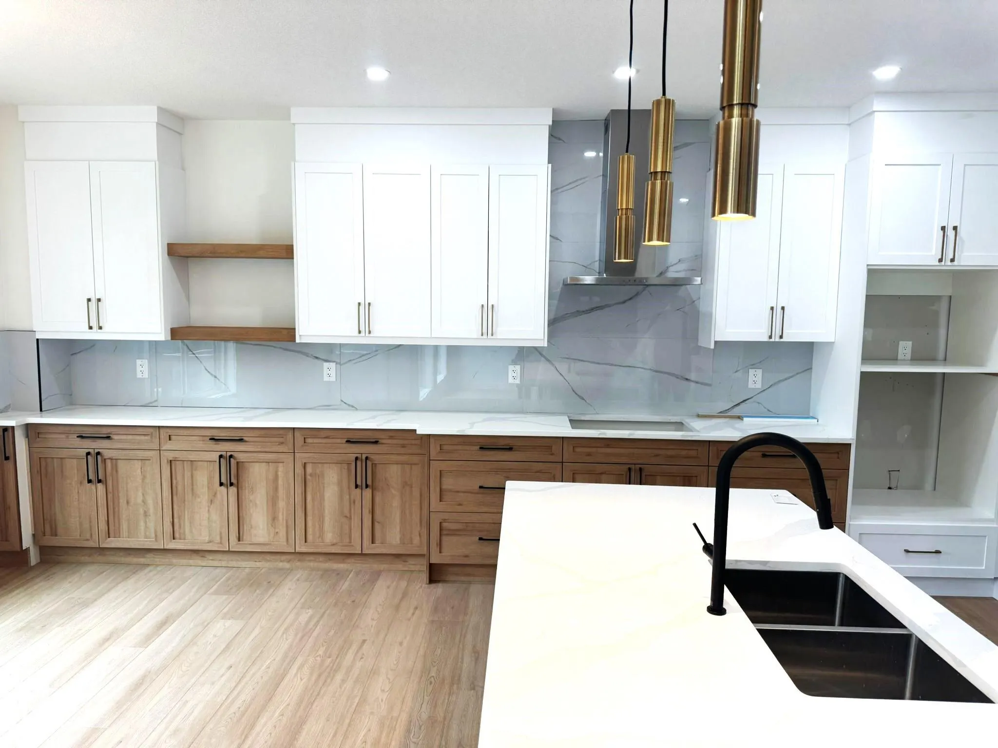 1133 GYRFALCON Crescent