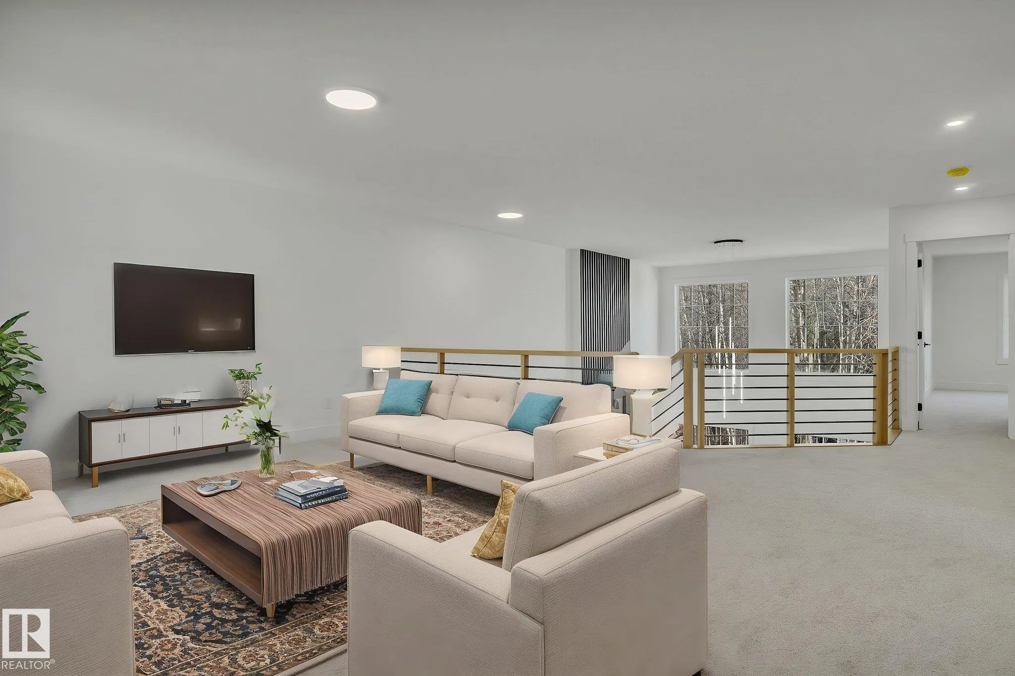 1133 GYRFALCON Crescent