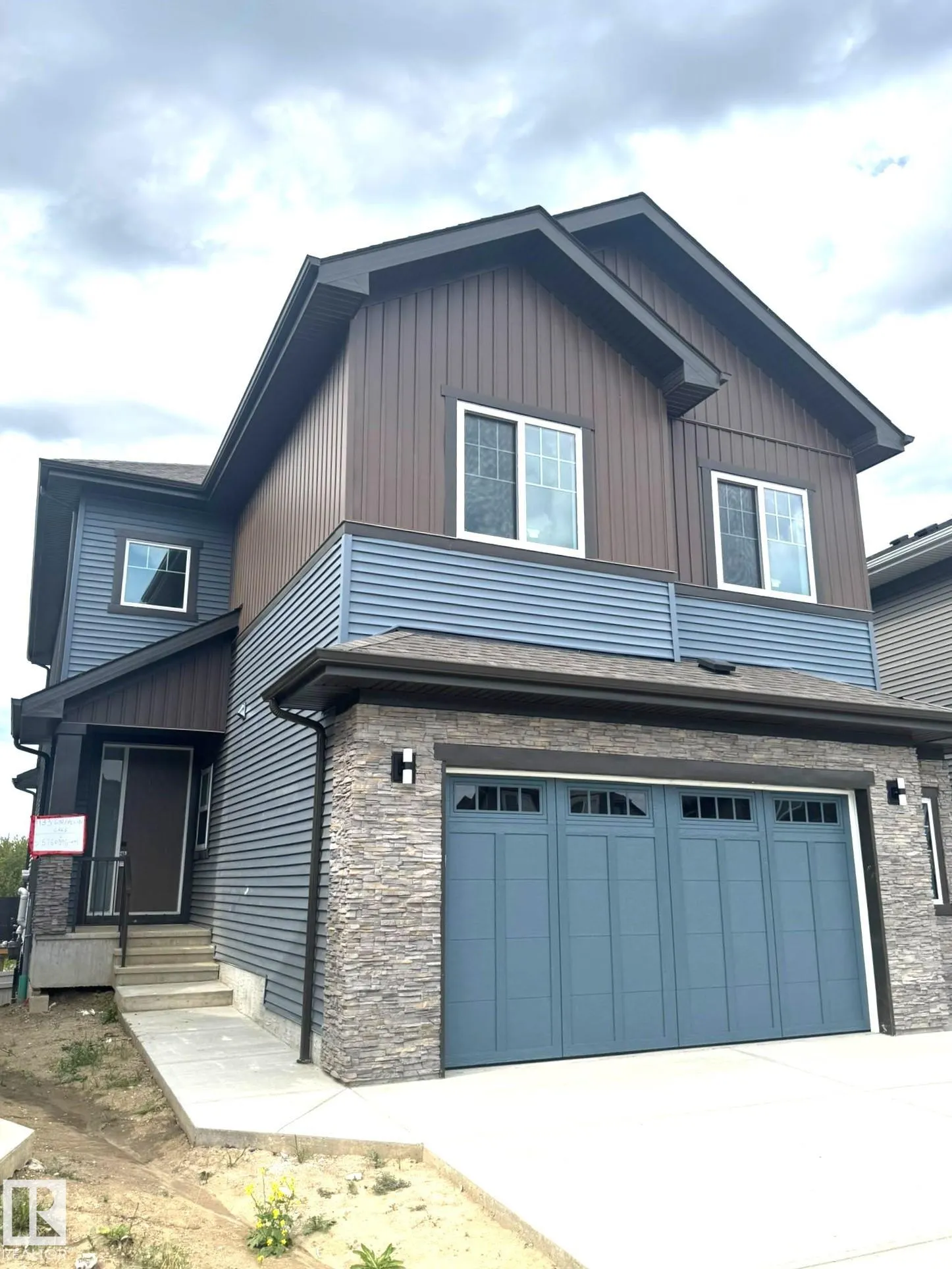 1133 GYRFALCON Crescent