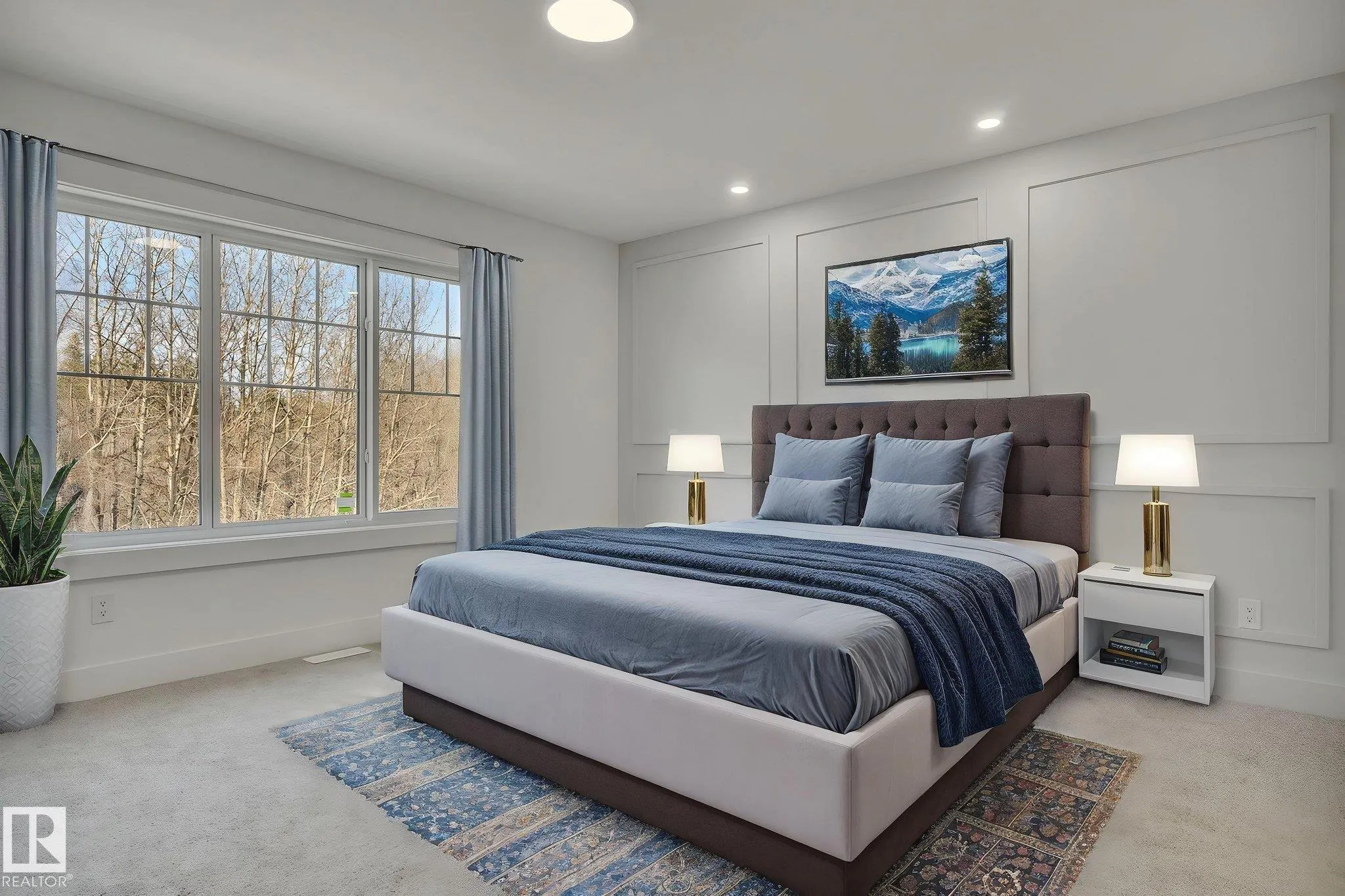 1133 GYRFALCON Crescent