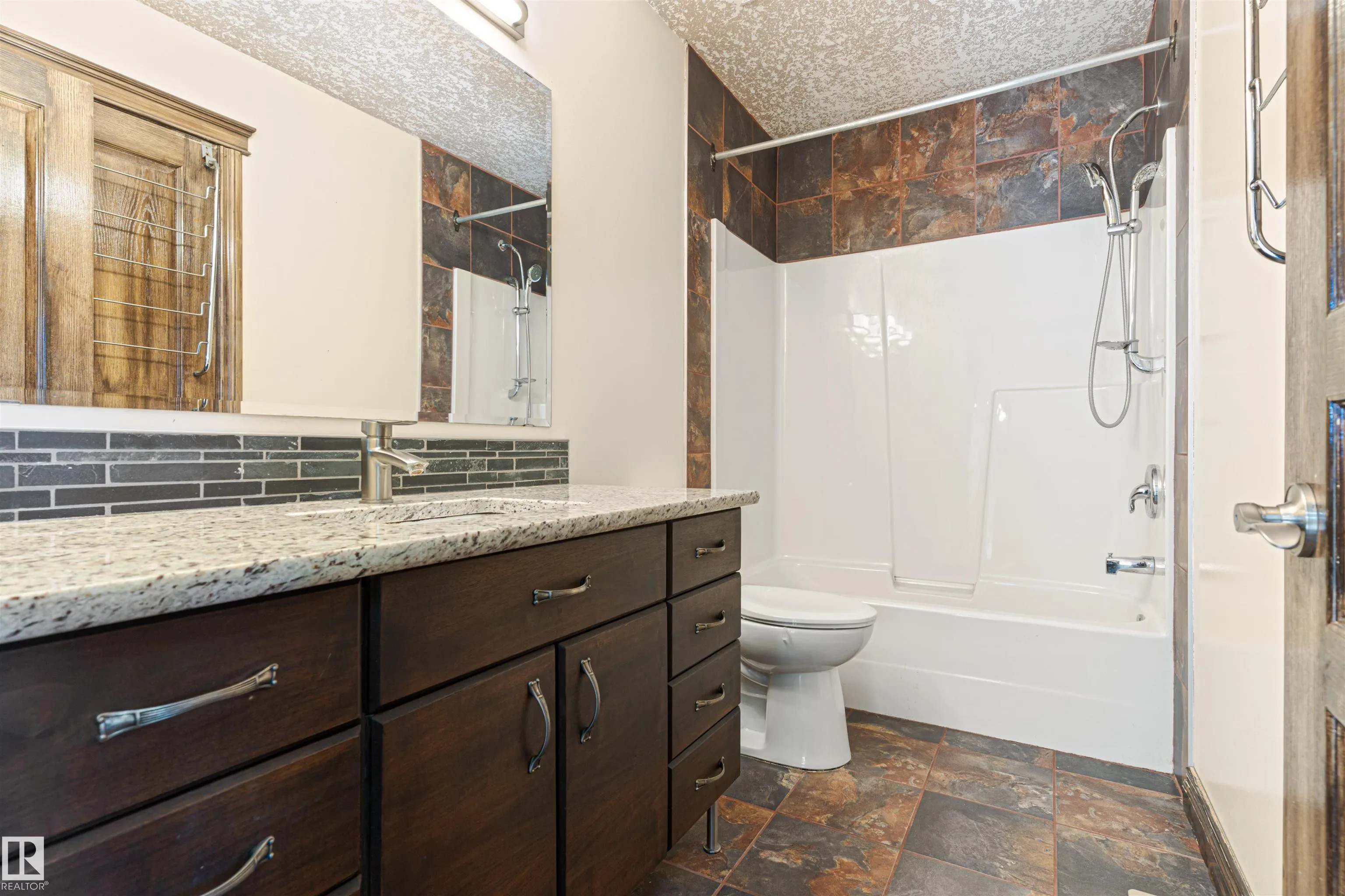 126 ANISE Close