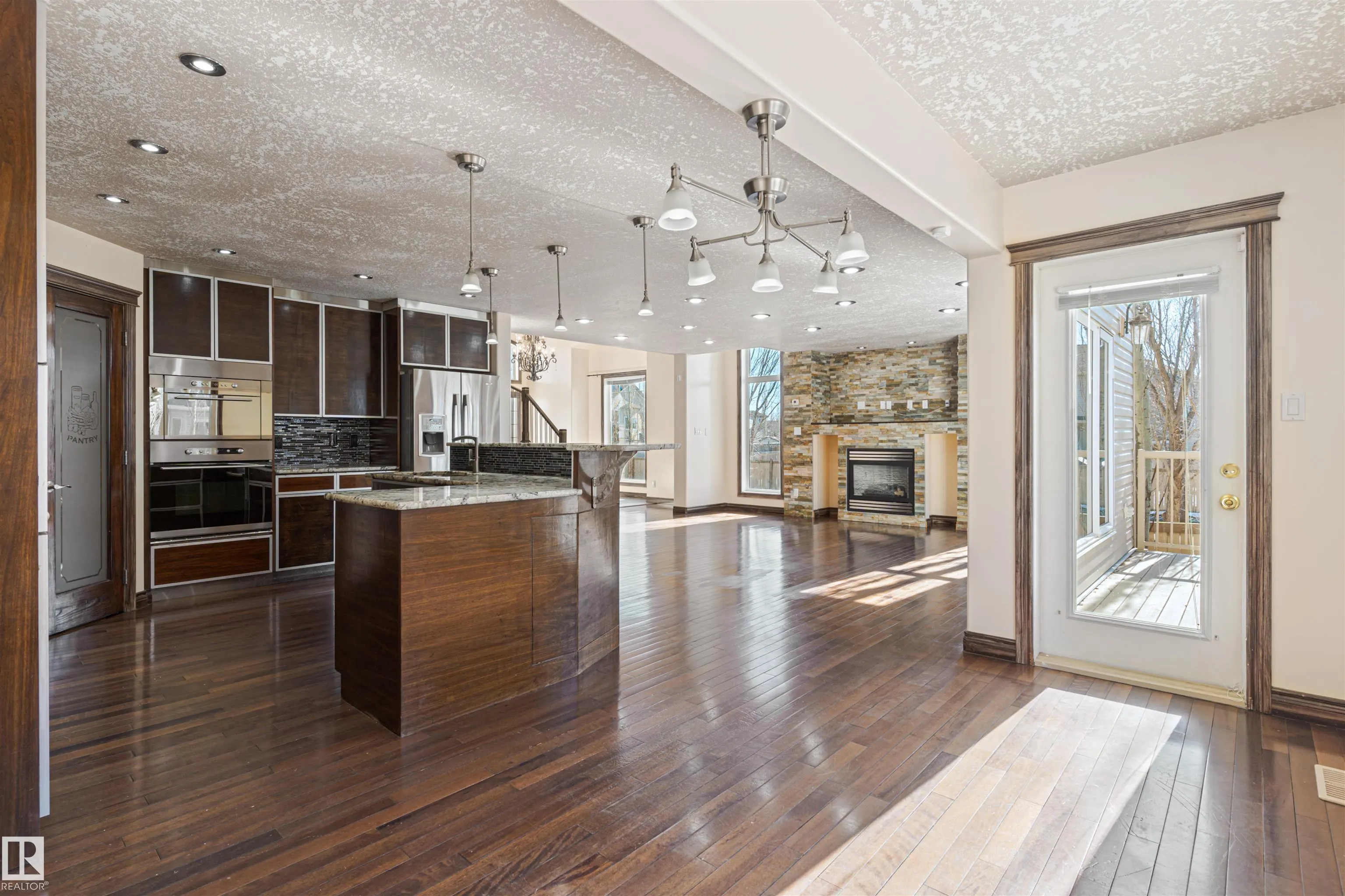 126 ANISE Close