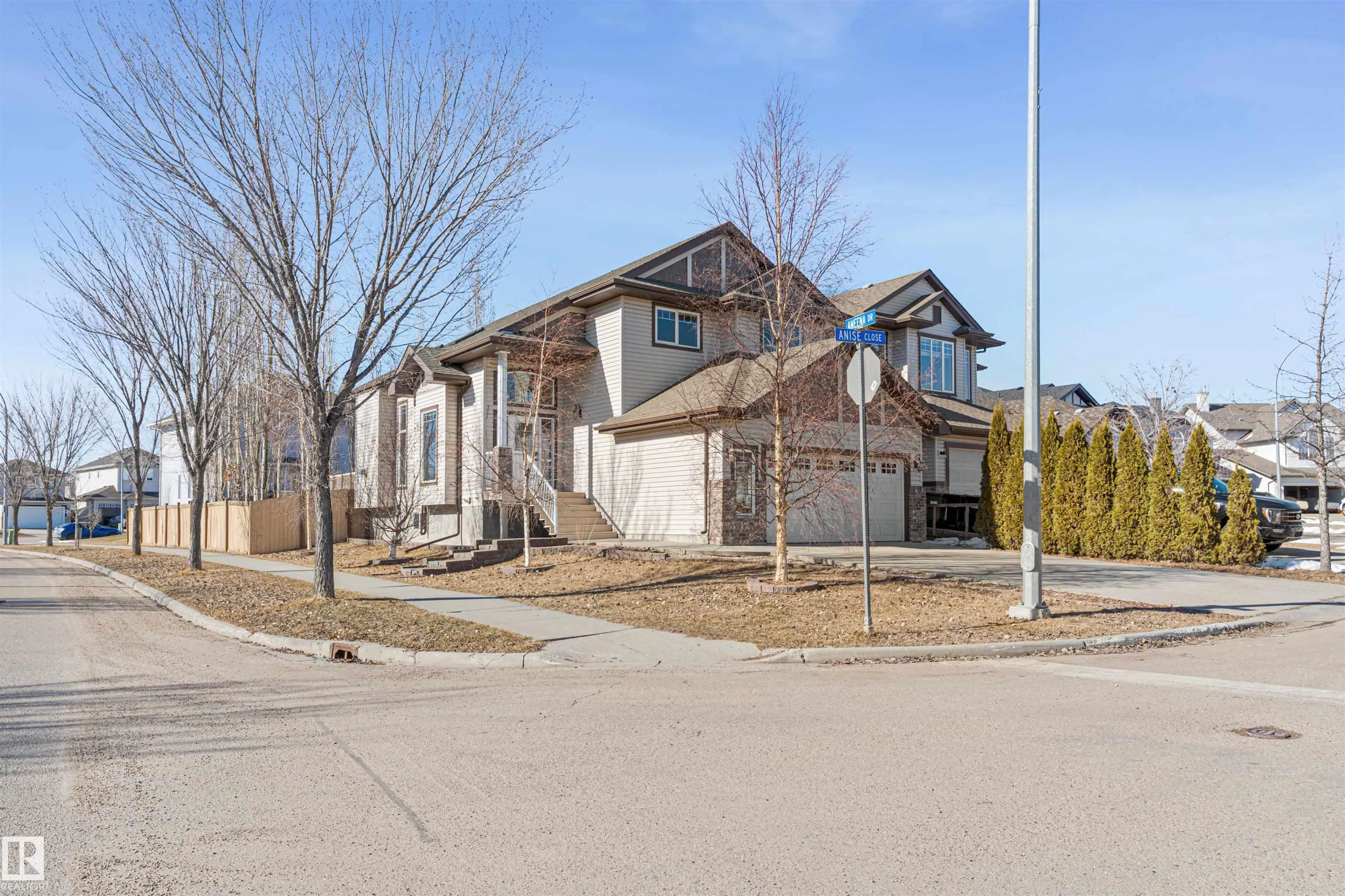 126 ANISE Close