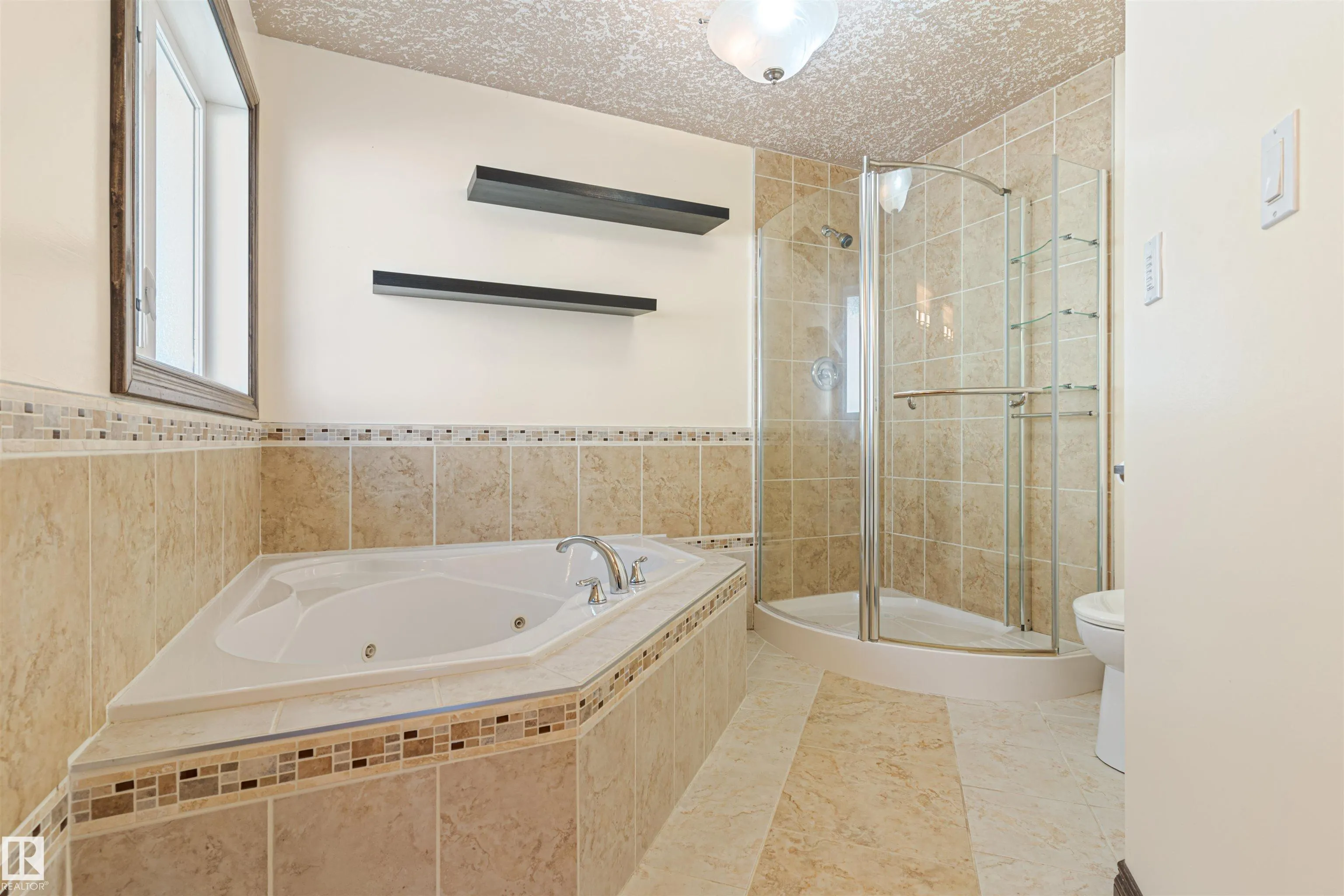 126 ANISE Close