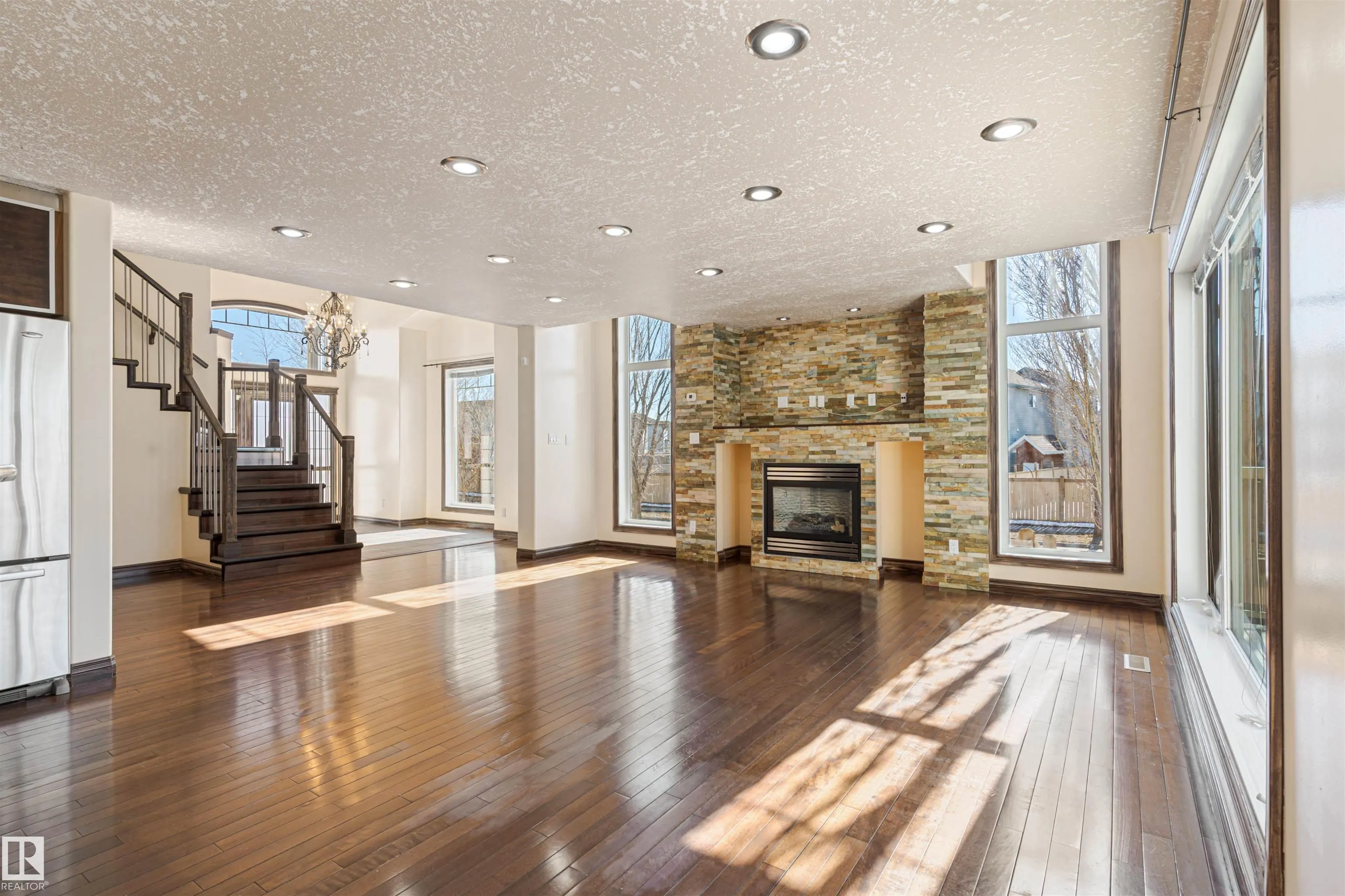 126 ANISE Close
