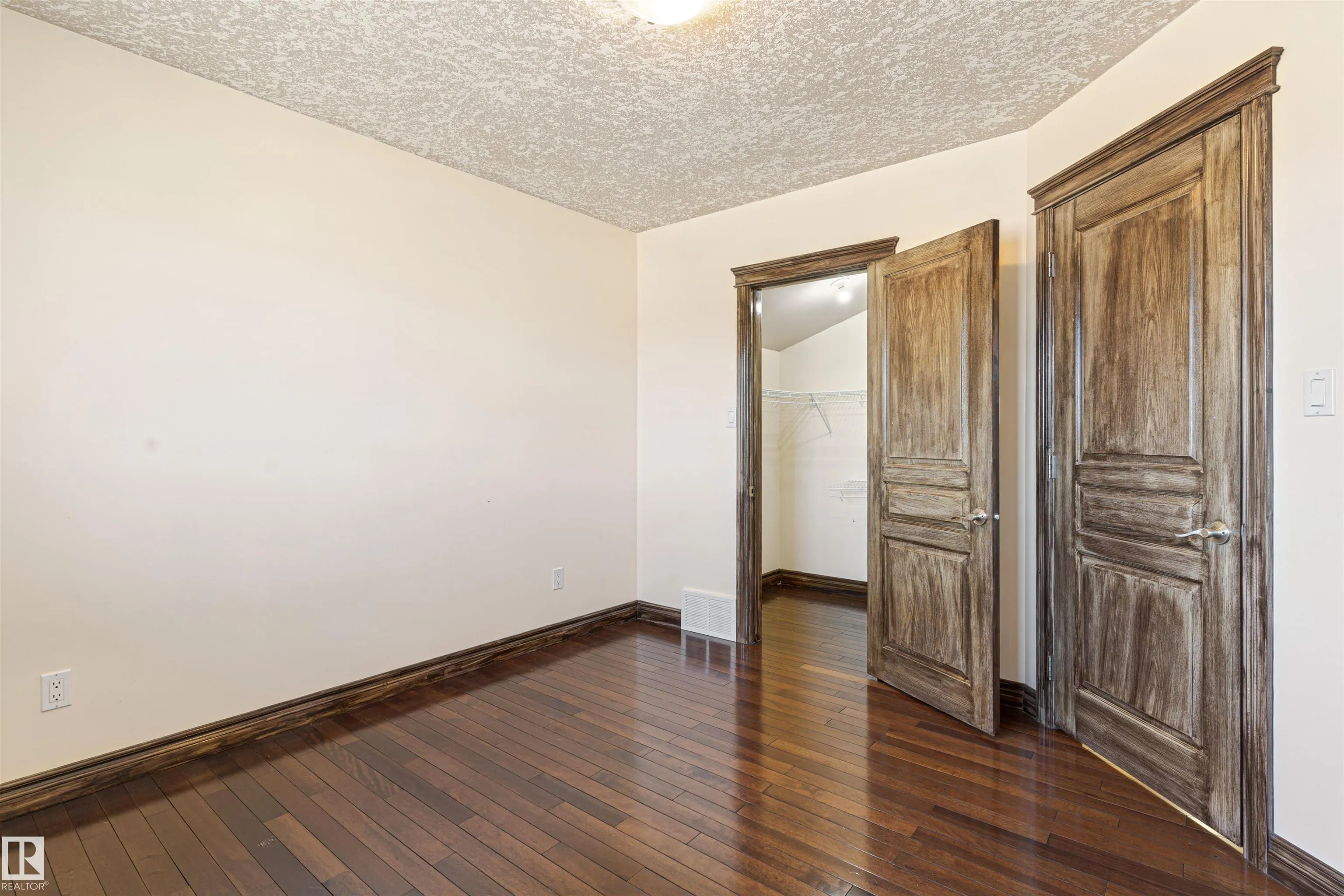 126 ANISE Close