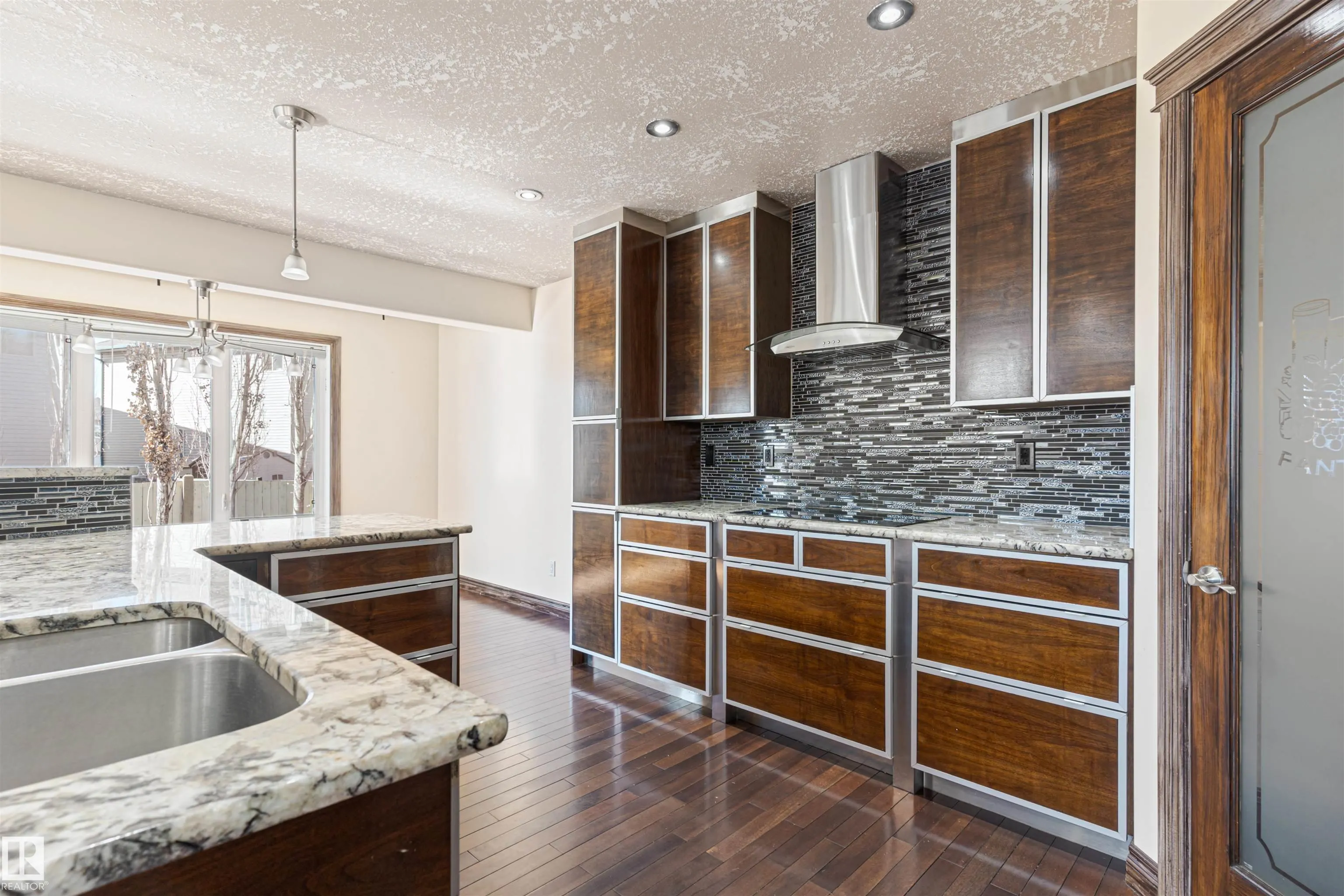 126 ANISE Close