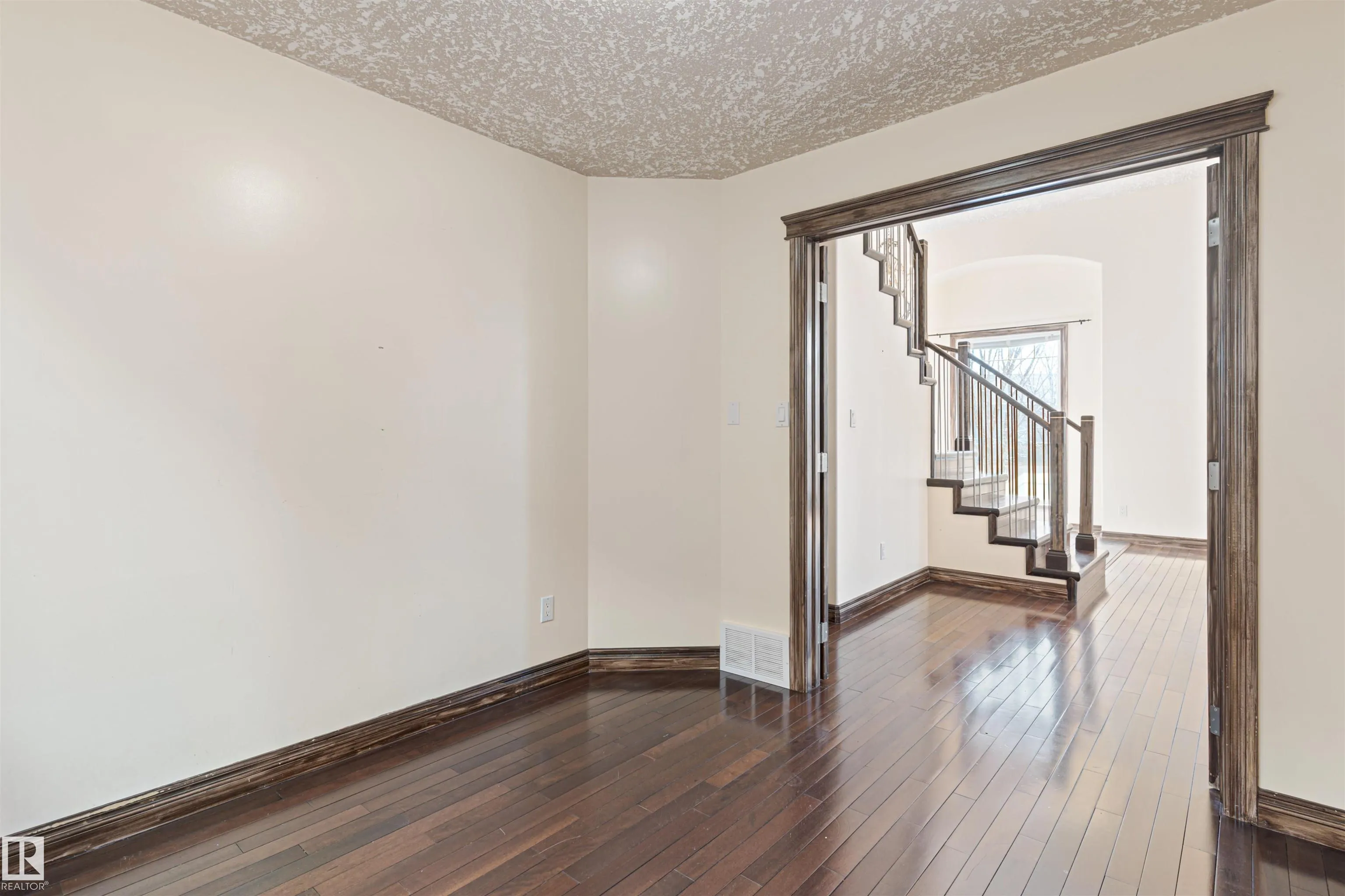 126 ANISE Close
