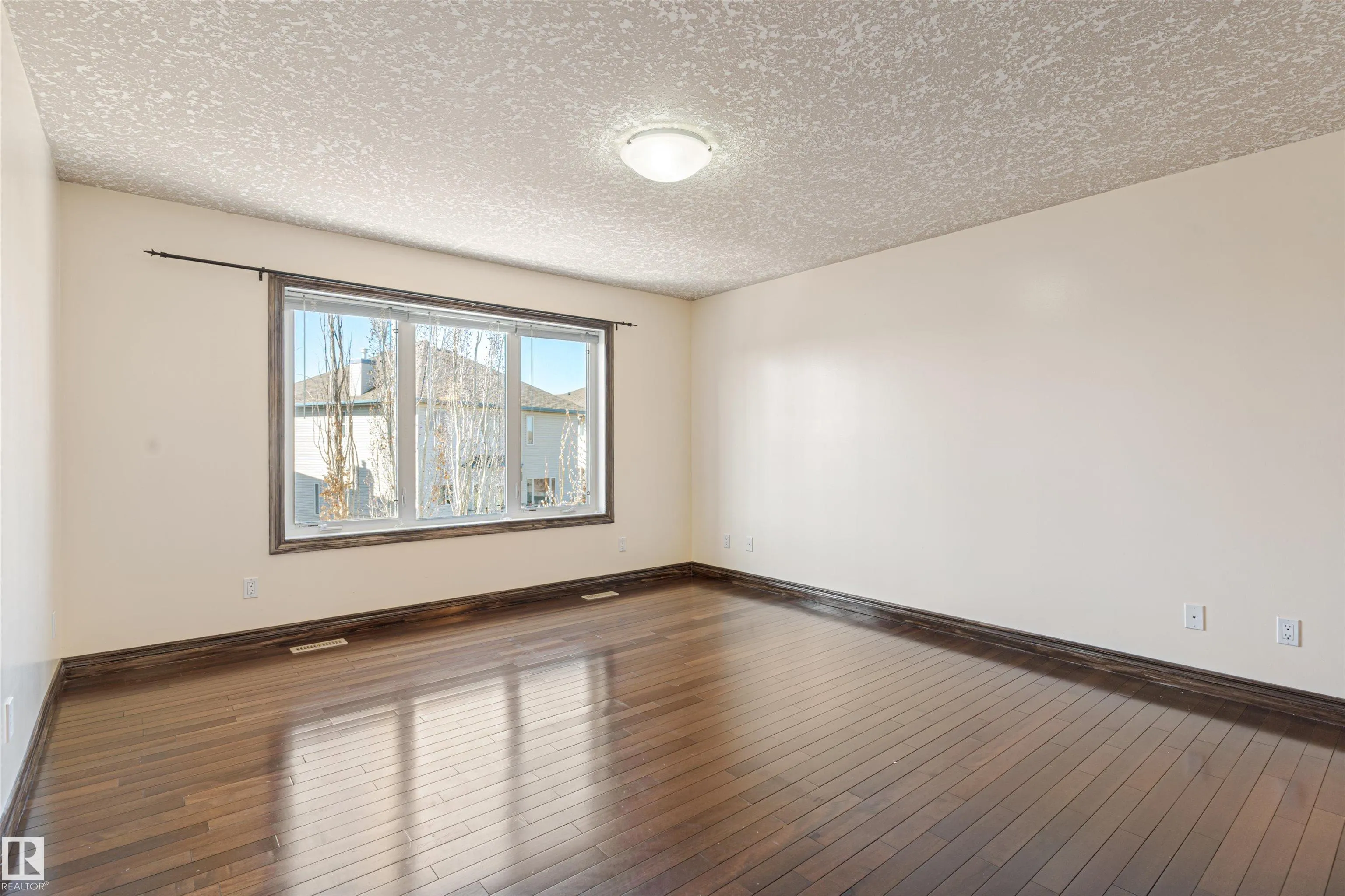126 ANISE Close
