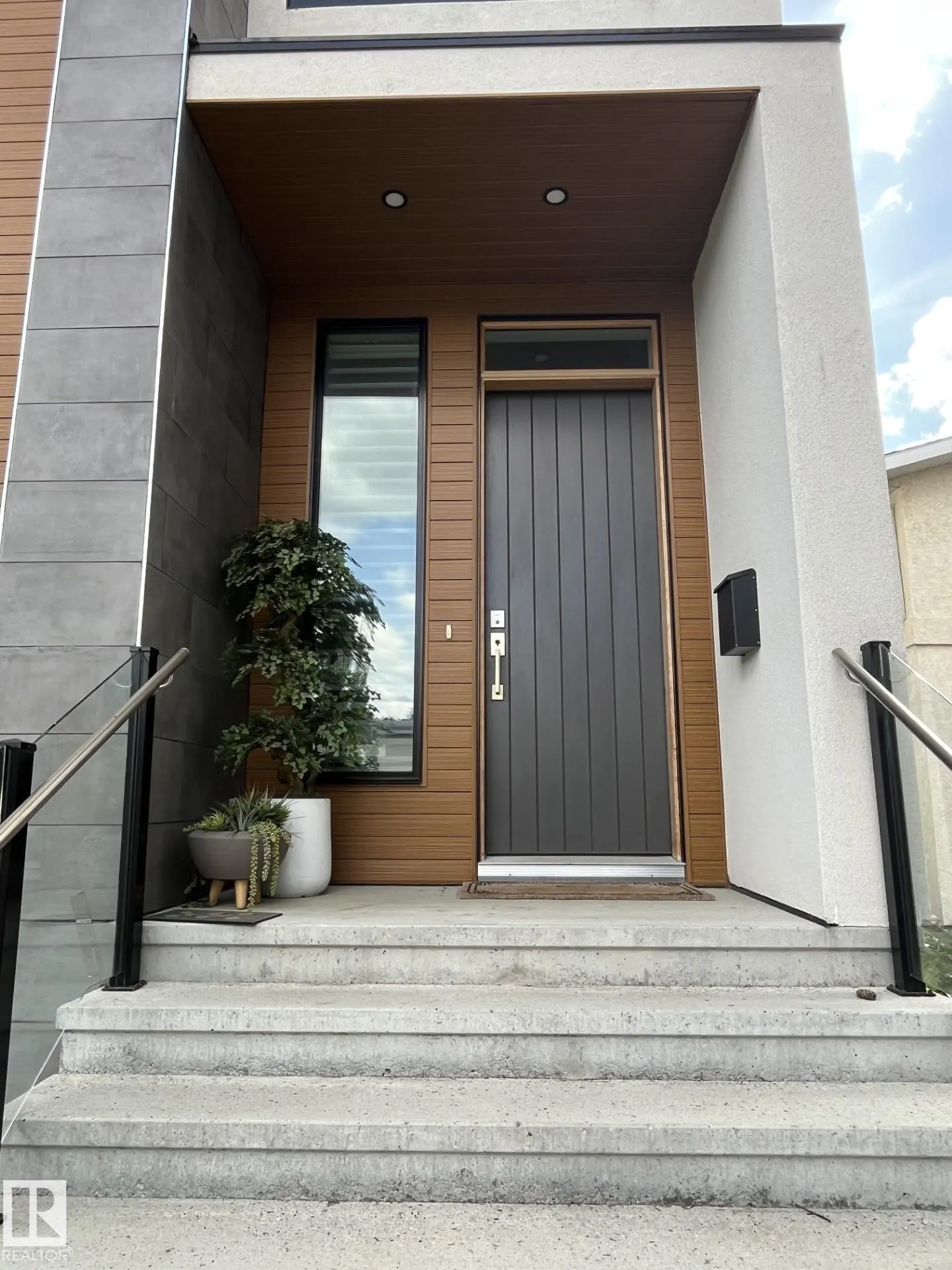 44A VALLEYVIEW Crescent