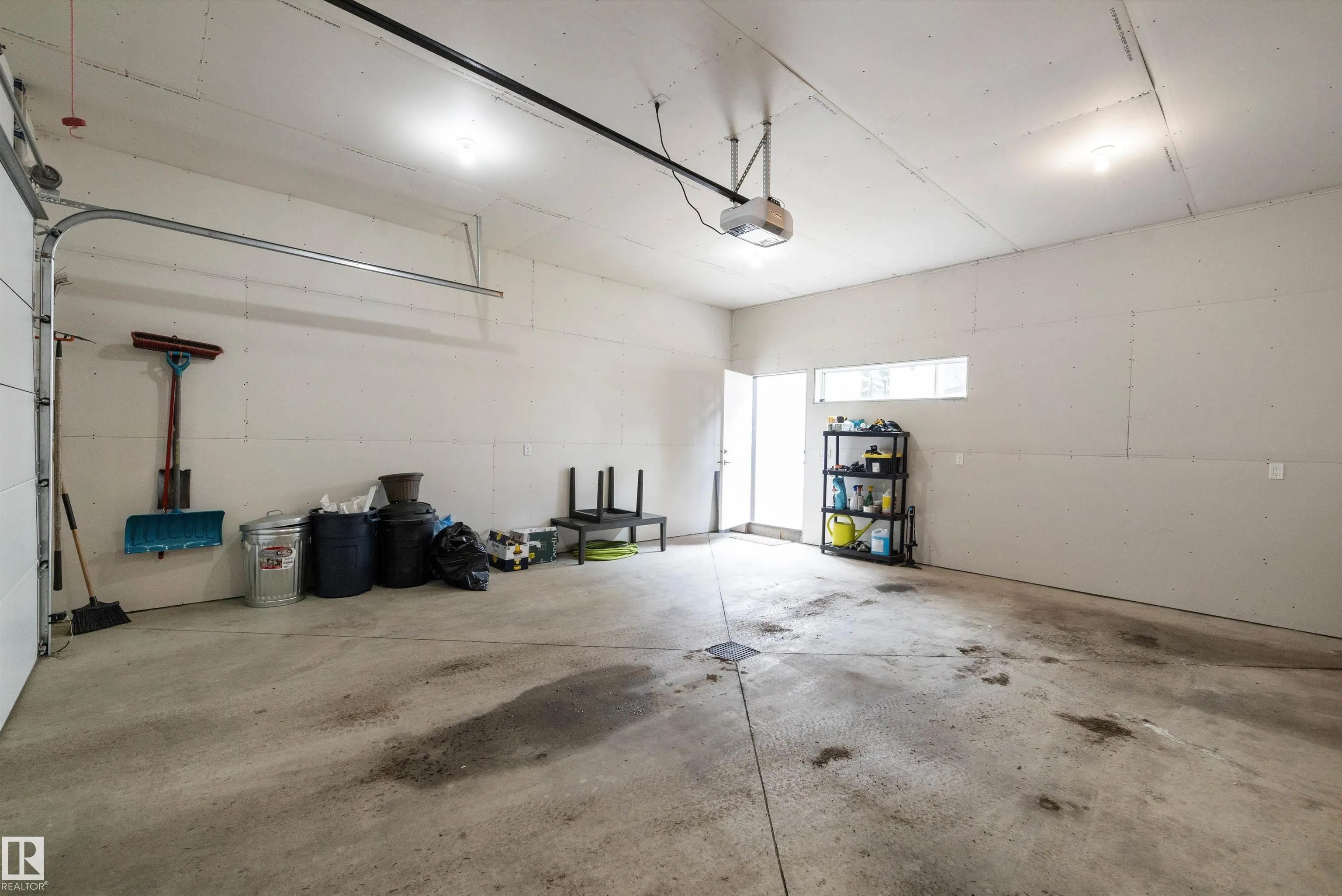44A VALLEYVIEW Crescent
